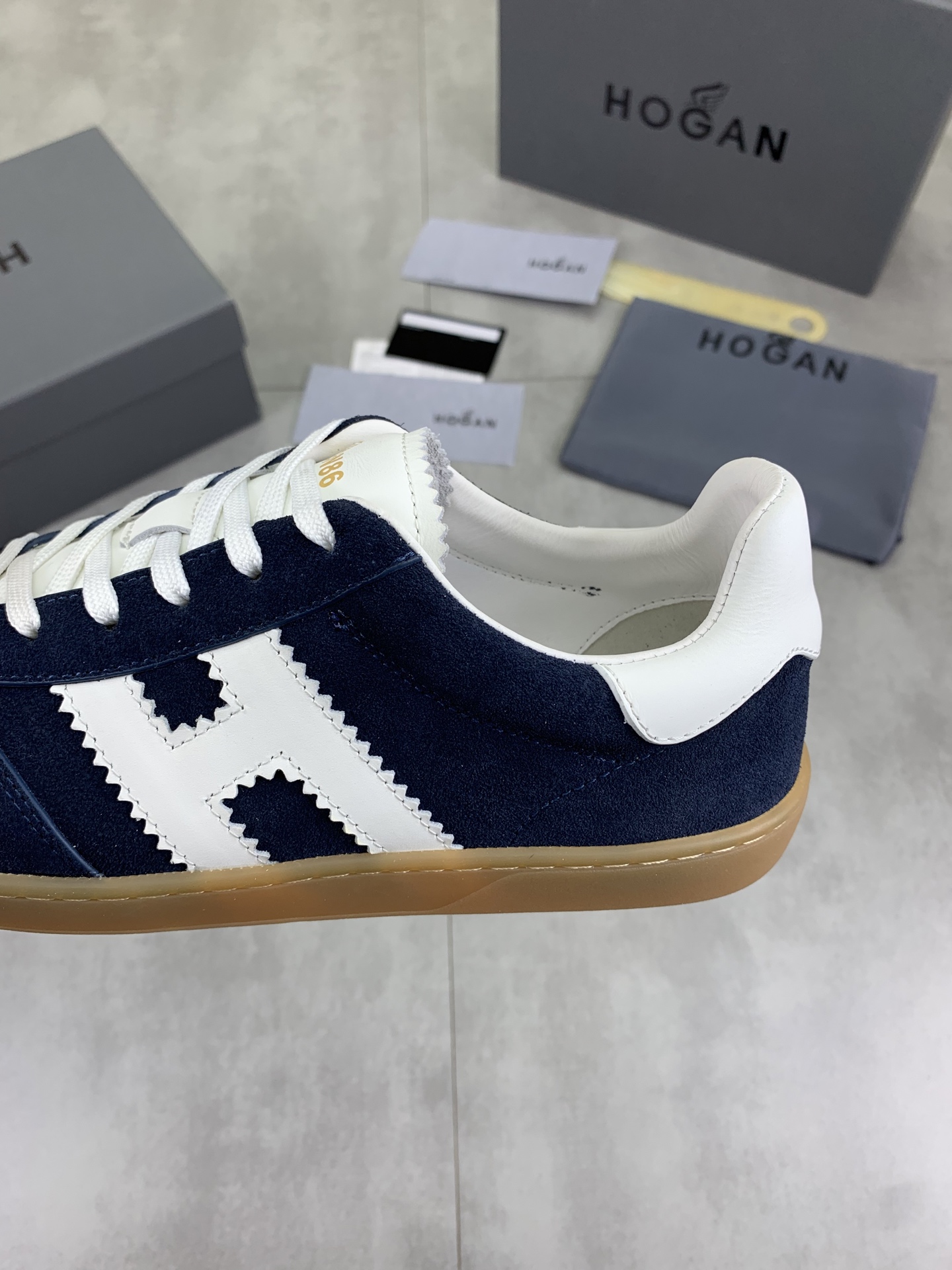 Hogan H630 Sneakers - Retro Style, Modern Comfort - Available in Multiple Sizes 8 i1744216139679 4512 0 6