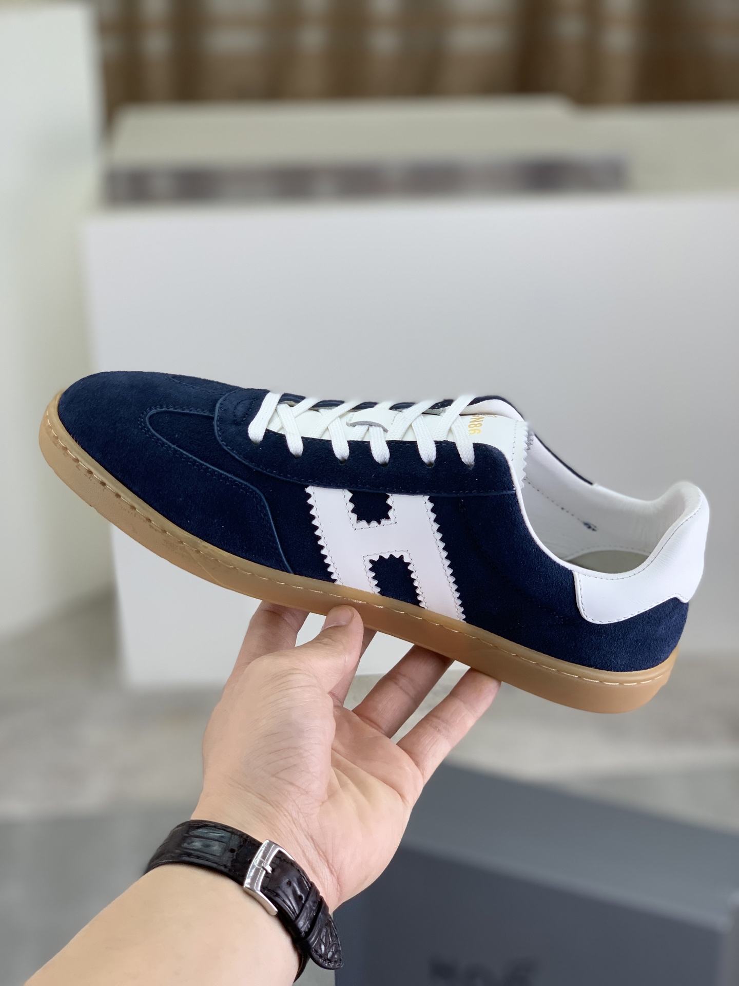 Hogan H630 Sneakers - Retro Style, Modern Comfort - Available in Multiple Sizes 7 i1744216141808 3844 0 5