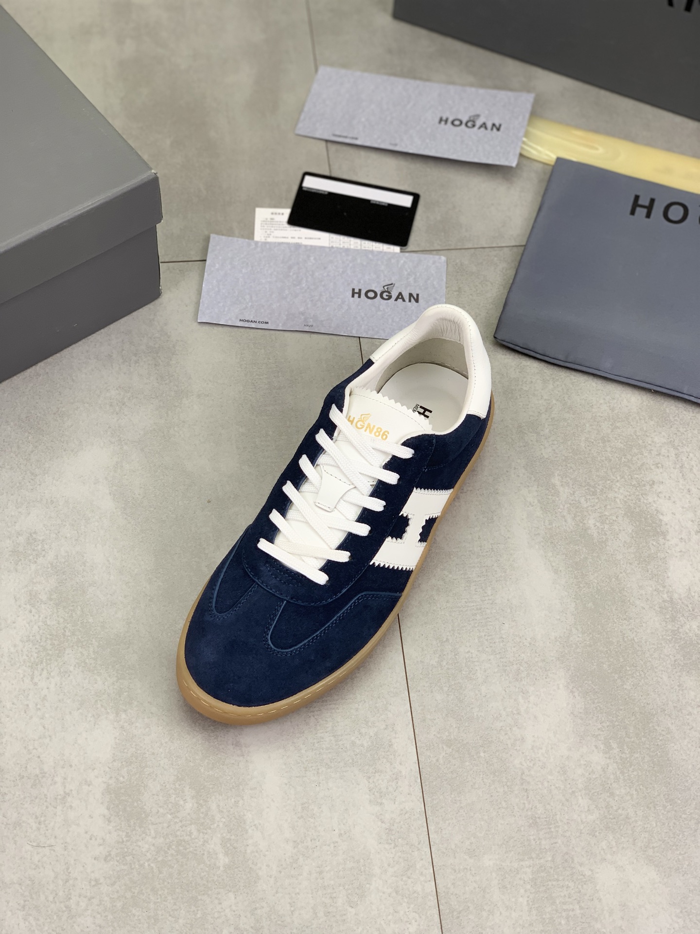 Hogan H630 Sneakers - Retro Style, Modern Comfort - Available in Multiple Sizes 5 i1744216141918 1571 0 3