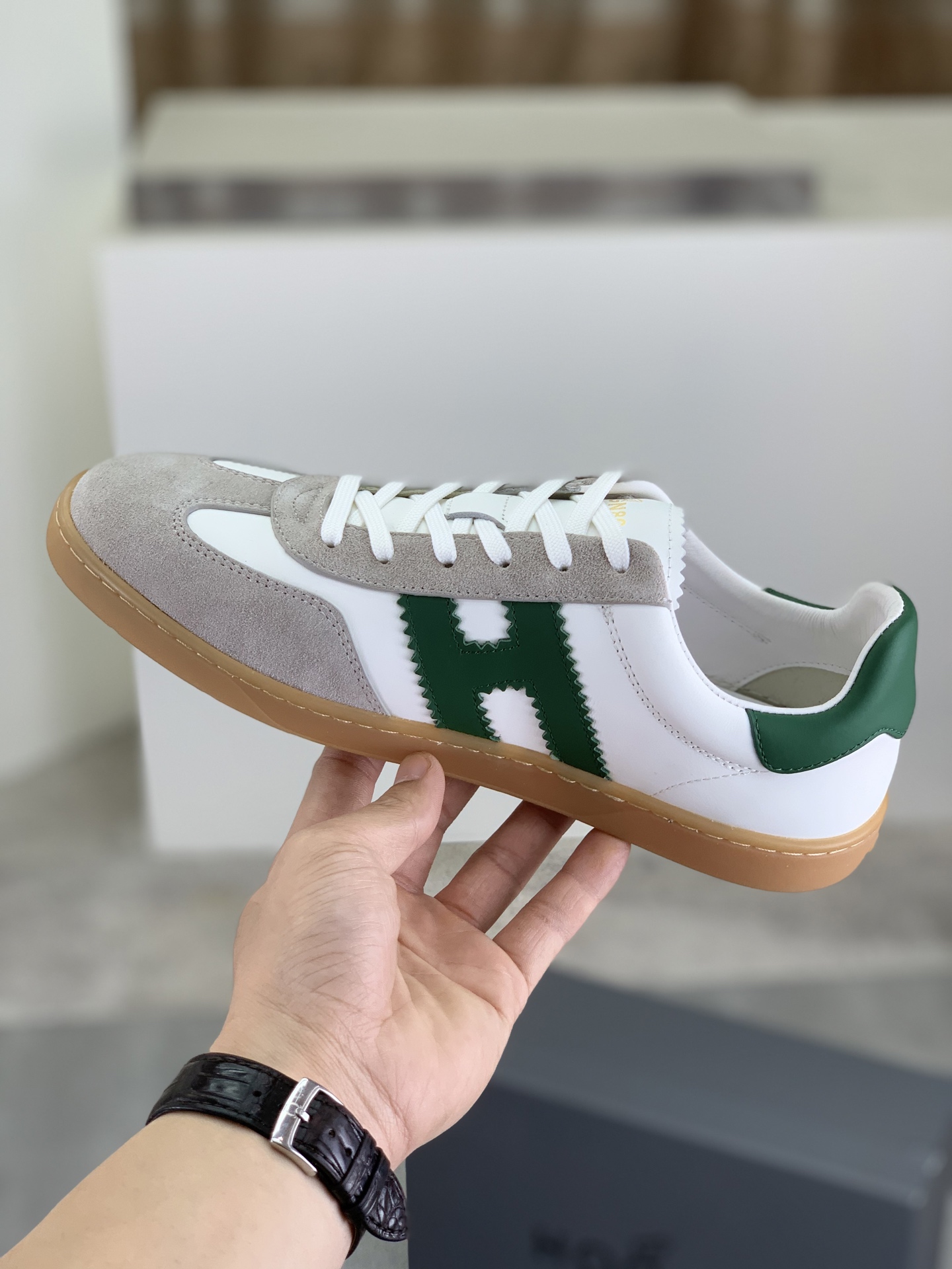 Hogan H630 Series Men's Leather Sneakers - Retro Style & Comfort 7 i1744216197832 6205 0 5