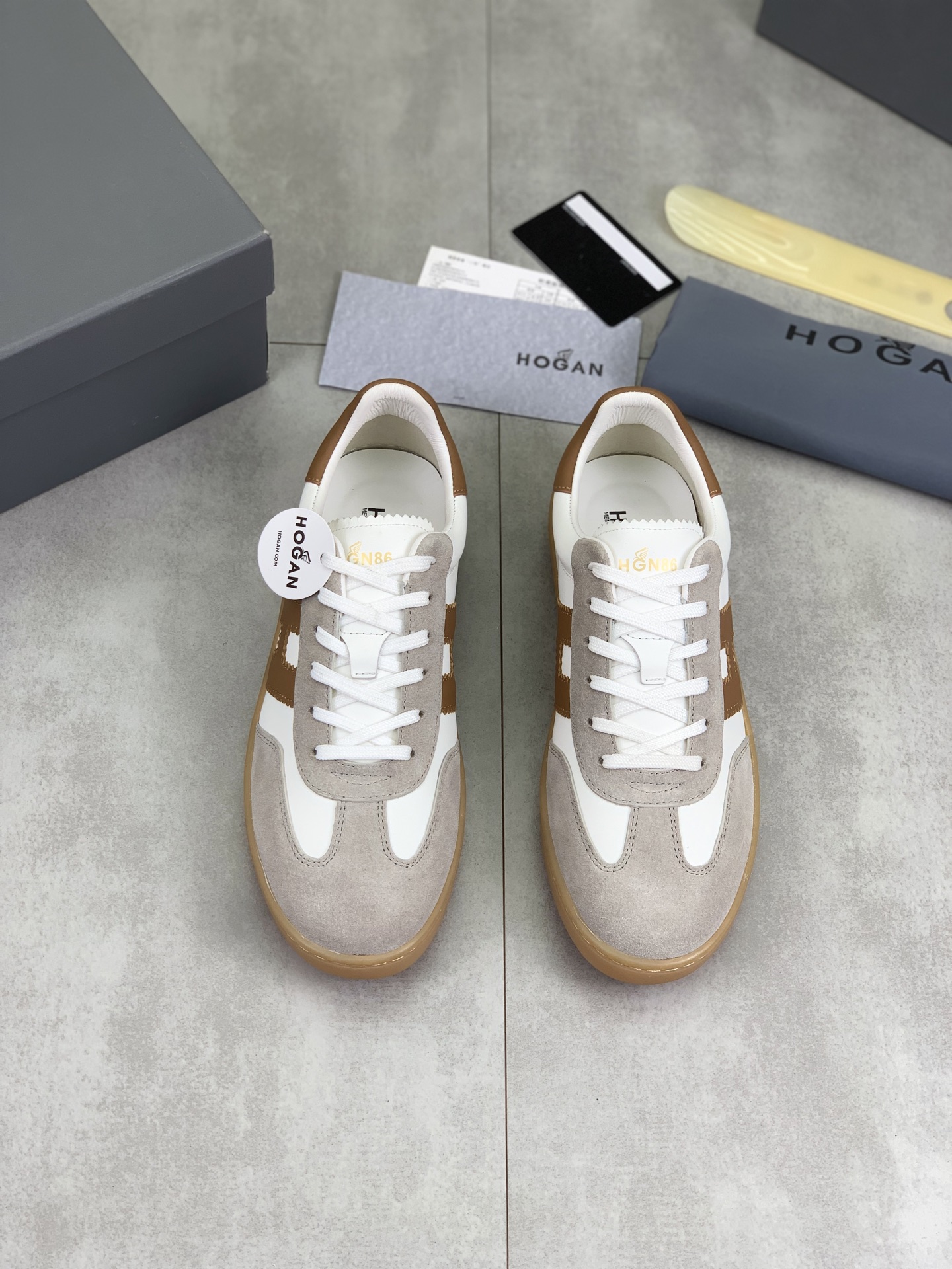 Hogan H630 Series Men's Leather Sneakers Retro Style with HGN86 Logo 3 i1744216306139 2501 0 1