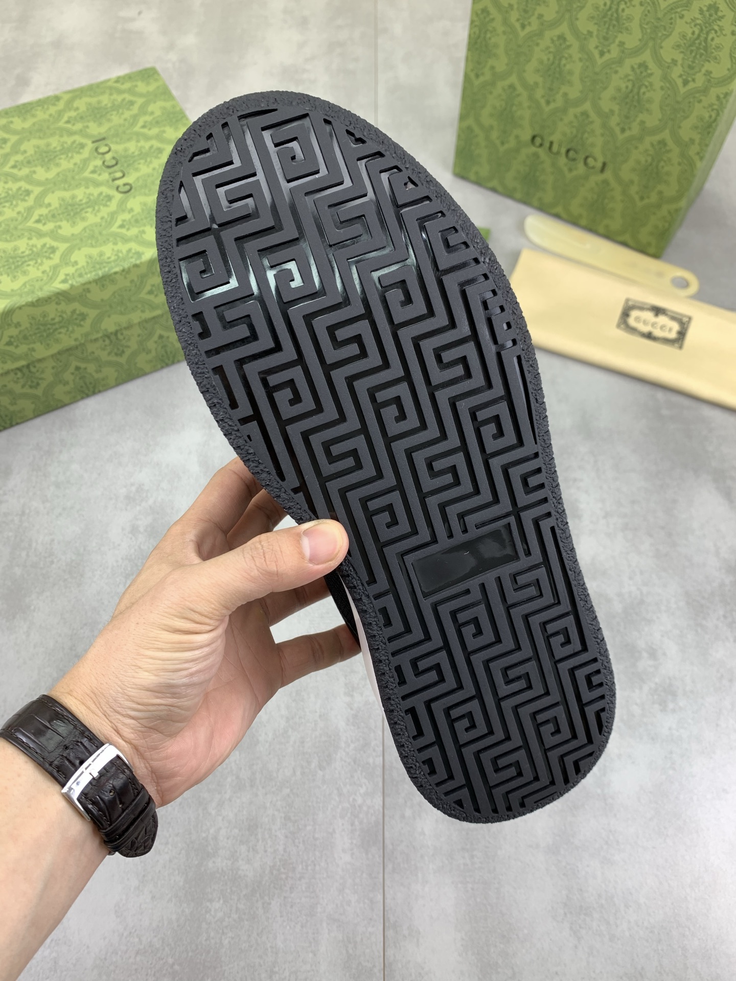 Gucci Leather Sneakers with Interlocking G - Italian Craftsmanship 9 i1746379199119 3448 0 7