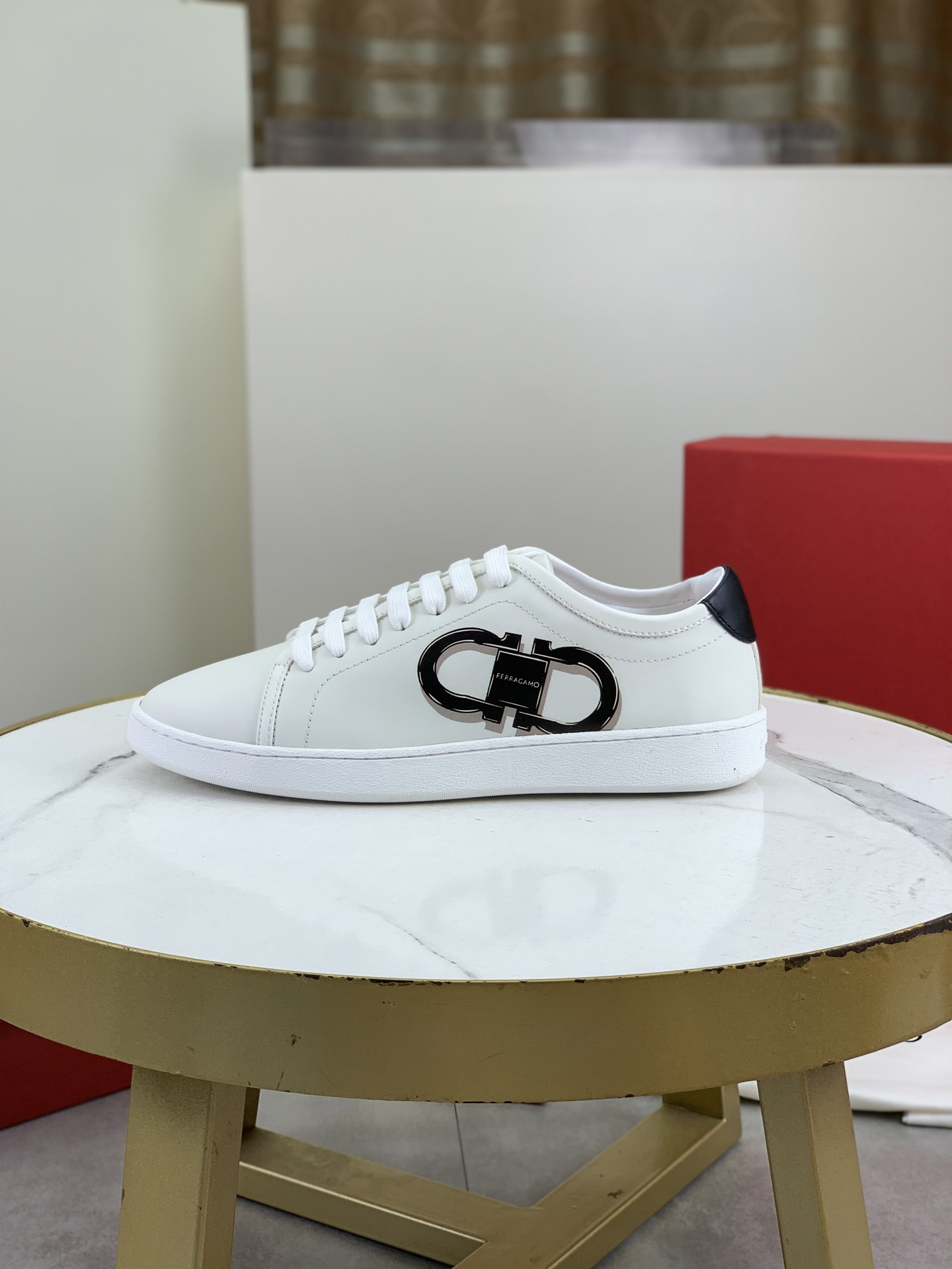 NO:344494,Top quality [Salvatore Ferragamo] Latest model Ferragamo business casual shoes, 1:1 top purchasing quality, imported upper selected original calfskin, inner foot pads are all imported original water dyed cowhide, imported original custom Italian handmade high-end lightweight TPU sole, size 39-44 (38 45 can be customized),, louis vuitton, ferragamo, ferragamo, cowhide19860909顶级品质【Salvatore Ferragamo】最新款 菲拉格慕商务休闲鞋,1:1顶级代购品质,鞋面进口精选原版小牛皮,内里垫脚均用进口原版水染牛皮,进口原版订制意大利手工高端轻便TPU大底,码数39-44（38 45可以定做）,,louis vuitton,ferragamo,ferragamo,cowhide,Men's shoes