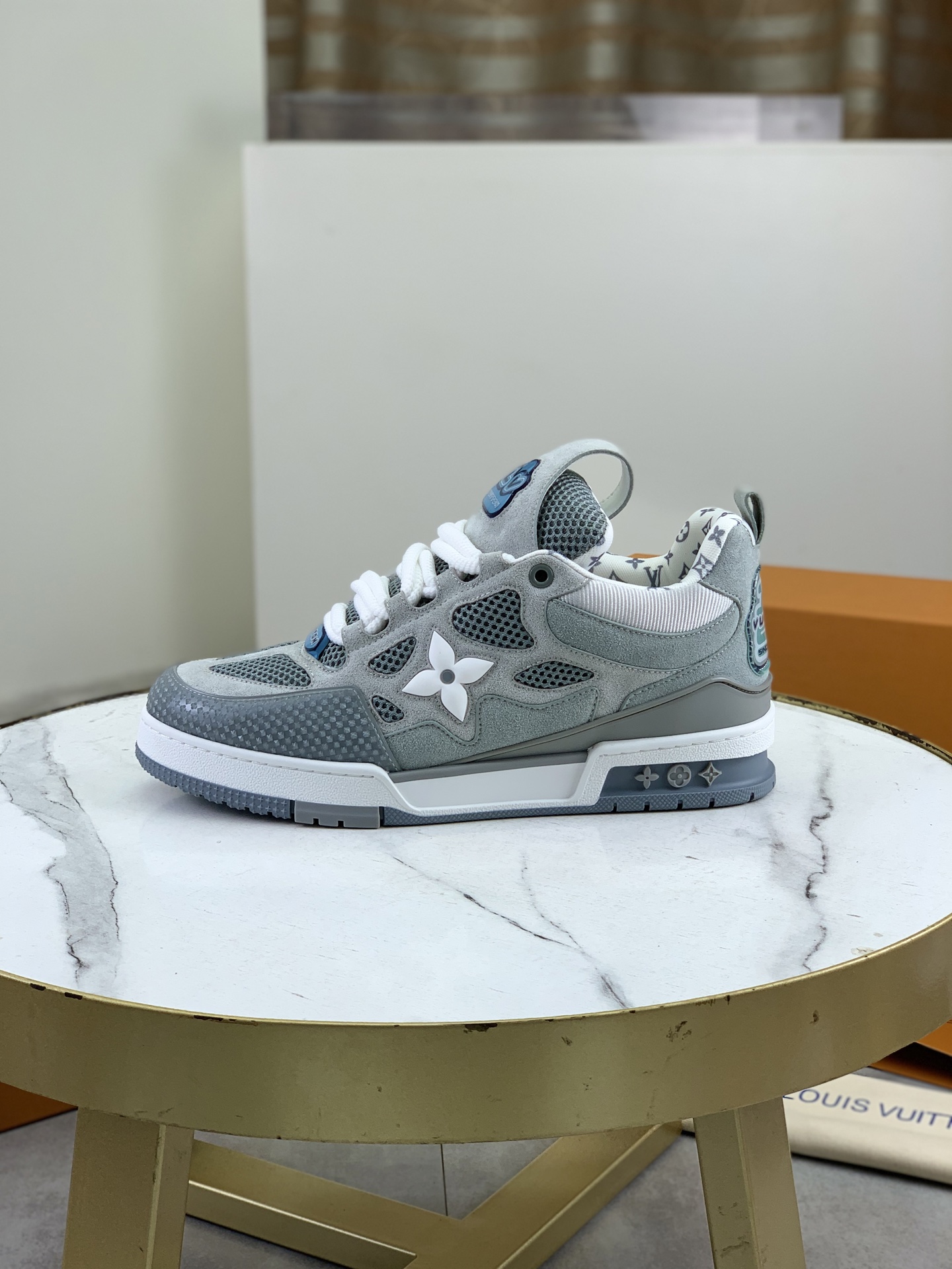 NO:588268,The top version [LOUIS VUITTON] (original order) the latest couple's new LV Louis Vuitton* - the top version of LV classic trendy shoes!  Use imported original lining and original wear-resistant and lightweight TPU outsole!  High quality products!  Multiple colors available, sizes female 35-39, male 39-45, louis vuitton, louis vuitton, louis vuitton19860909顶级版本【LOUIS VUITTON）（原单）最情侣新款LV路易威登 *——顶级版本 LV经典潮鞋！选用进口原版内里.原版耐磨轻便TPU大底！高品质精品！多款颜色可选,码数女35-39 男39-45,,louis vuitton,louis vuitton,louis vuitton,Men's shoes