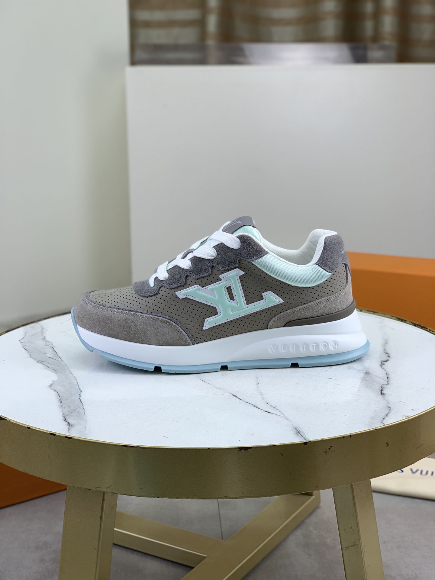 NO:690008,Top version [LOUIS VUITTON] Couple craft model counter series (original order) new LV Louis Vuitton - top version LV classic high-top trendy shoes!  Made of imported original craft calfskin, original breathable lining, and original wear-resistant, lightweight, high-end TPU outsole!  High quality products!  2 colors available, male size 38-44 (45 46 customized), louis vuitton, louis vuitton, louis vuitton, cowhide19860909顶级版本【LOUIS VUITTON）情侣工艺款 专柜系列（原单）新款LV路易威登 ——顶级版本 LV经典高帮潮鞋！选用进口原版工艺小牛皮 原版透气内里.原版耐磨轻便高端TPU大底！高品质精品！2款颜色可选,码数男38-44（45 46定做）,,louis vuitton,louis vuitton,louis vuitton,cowhide,Men's shoes