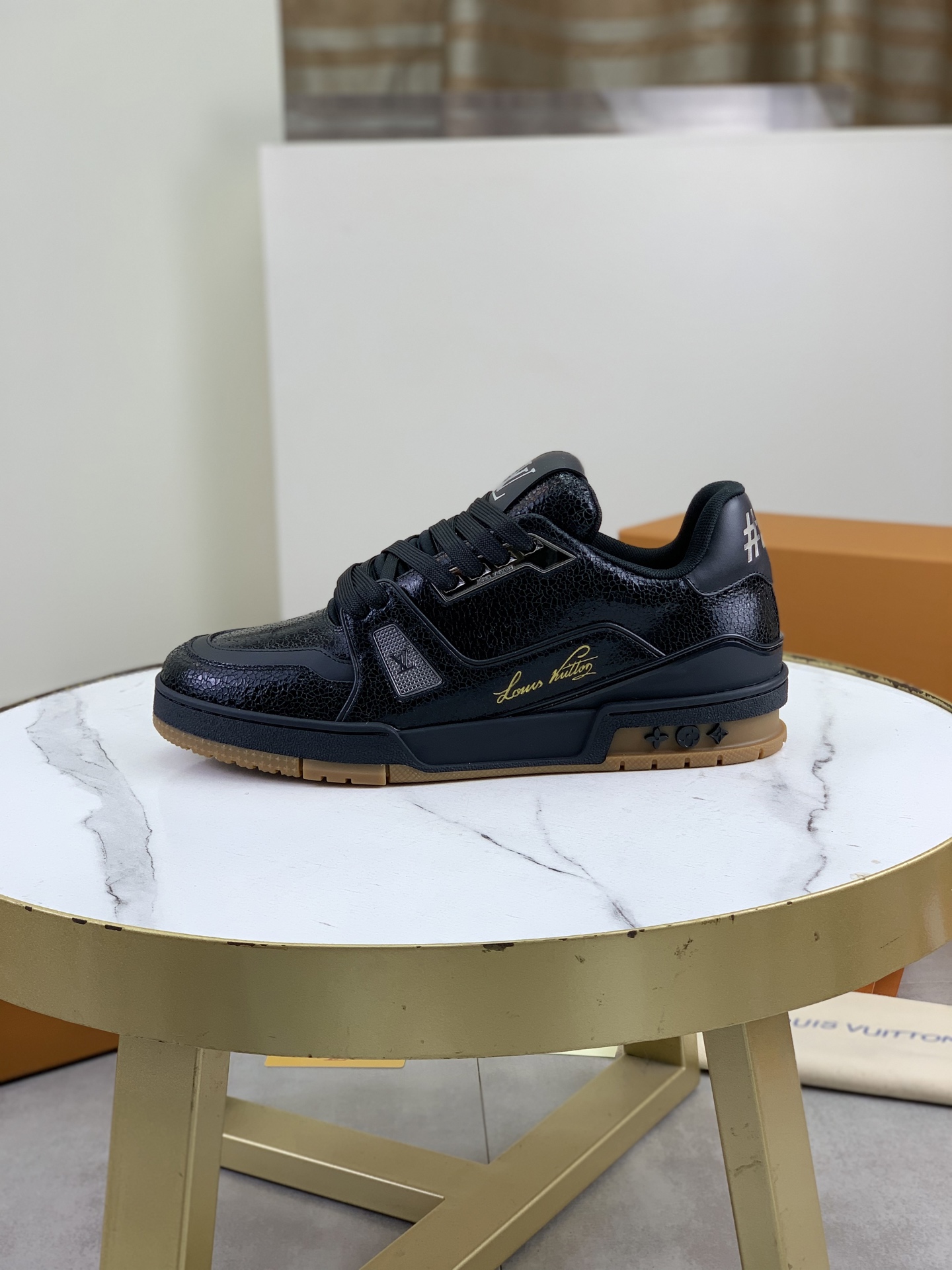 NO:690006,Top version [LOUIS VUITTON] Couple craft model counter series (original order) new burst pattern LV Louis Vuitton - top version LV classic high-top trendy shoes!  Made of imported original craft calfskin, original breathable lining, and original wear-resistant, lightweight, high-end TPU outsole!  High quality products!  3 colors available, male sizes 38-45, louis vuitton, louis vuitton, louis vuitton, cowhide19860909顶级版本【LOUIS VUITTON）情侣工艺款 专柜系列（原单）新款爆裂纹LV路易威登 ——顶级版本 LV经典高帮潮鞋！选用进口原版工艺小牛皮 原版透气内里.原版耐磨轻便高端TPU大底！高品质精品！3款颜色可选,码数男38-45,,louis vuitton,louis vuitton,louis vuitton,cowhide,Men's shoes