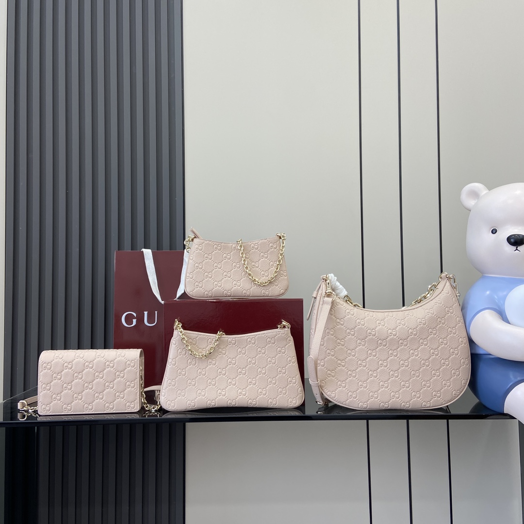 Gucci Product _dI_qfGit_8W7dSqgKispXxFe2q6CIm9G2S9SmoA