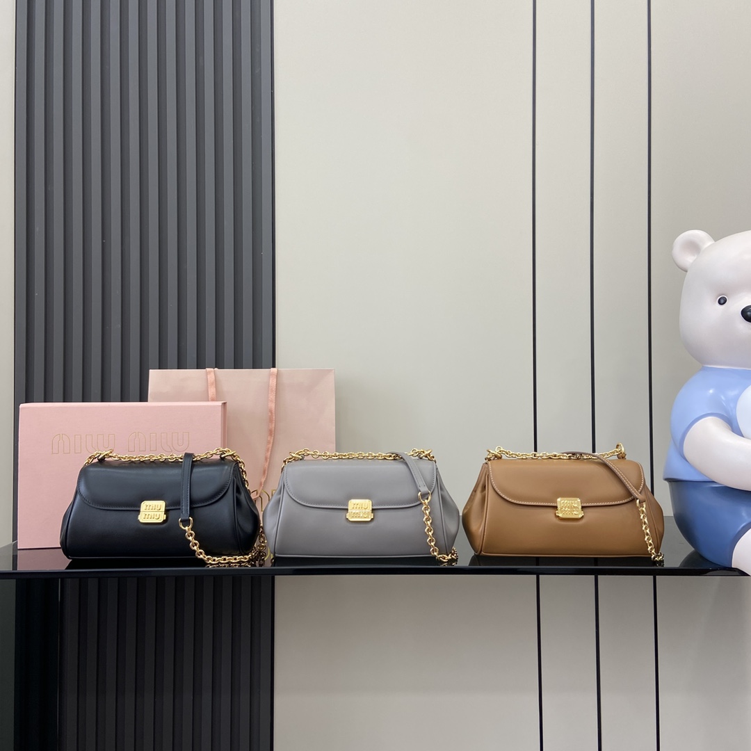 Miu Miu Product _dlRqf4xjpjh8Nee7JCu3lqqB1fSJOm37gM1Tvkw