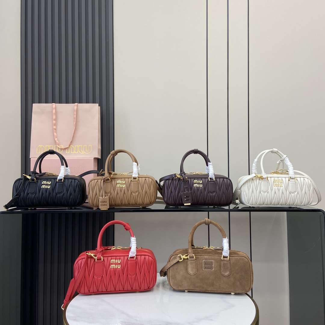 Miu Miu Product _dGOqfiUVj7bT6loi6sXlBBMNtBks4onCnxAqYdQ