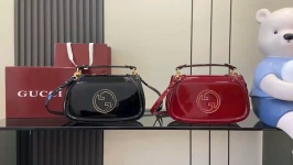 ‼ ️‼ ️【Nouveau produit】Gucci 👉Le sac à main moyen Gucci Blondie de la sélection Nouvel An chinois est maintenant disponible ! Couleur Ke, cuir verni rouge Ankola/cuir original expédié ! 🐲Modèle : 815719. Combinaison courte vidéo 1 ‼ ️‼ ️【Nouveau produit】Gucci 👉Le sac à main moyen Gucci Blondie de la sélection Nouvel An chinois est maintenant disponible ! Couleur Ke, cuir verni rouge Ankola/cuir original expédié ! 🐲Modèle : 815719. Combinaison courte vidéo