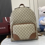 ‼ ️"Avec un ensemble complet de sacs cadeaux verts originaux"‼ ️La nouvelle série d'articles de voyage pour hommes GG Emblem réinterprète l'élégance intemporelle et le savoir-faire exquis de la marque. Fabriqué à partir d'un nouveau tissu enduit du monogramme GG beige et marron foncé, ce sac à dos possède une poche intérieure multifonctionnelle et un anneau en D extérieur pour accrocher des accessoires. Nouveau monogramme GG beige et marron foncé Tissu enduit Bordure en cuir marron Doublure en coton Dos rembourré Intérieur : 1 compartiment rembourré pour ordinateur portable, 1 poche stylo et 1 poche zippée Extérieur : 1 poche frontale zippée et 1 fermeture zippée avec anneau en D Modèle : 821159. Dimensions : 31 cm (largeur) x 41 cm (hauteur) x 18 cm (profondeur) Poids : environ 1,45 kg Couleur : pvc marron/original. Fabriqué en Italie 1 ‼ ️ »Avec un ensemble complet de sacs cadeaux verts originaux »‼ ️La nouvelle série d’articles de voyage pour hommes GG Emblem réinterprète l’élégance intemporelle et le savoir-faire exquis de la marque. Fabriqué à partir d’un nouveau tissu enduit du monogramme GG beige et marron foncé, ce sac à dos possède une poche intérieure multifonctionnelle et un anneau en D extérieur pour accrocher des accessoires. Nouveau monogramme GG beige et marron foncé Tissu enduit Bordure en cuir marron Doublure en coton Dos rembourré Intérieur : 1 compartiment rembourré pour ordinateur portable, 1 poche stylo et 1 poche zippée Extérieur : 1 poche frontale zippée et 1 fermeture zippée avec anneau en D Modèle : 821159. Dimensions : 31 cm (largeur) x 41 cm (hauteur) x 18 cm (profondeur) Poids : environ 1,45 kg Couleur : pvc marron/original. Fabriqué en Italie