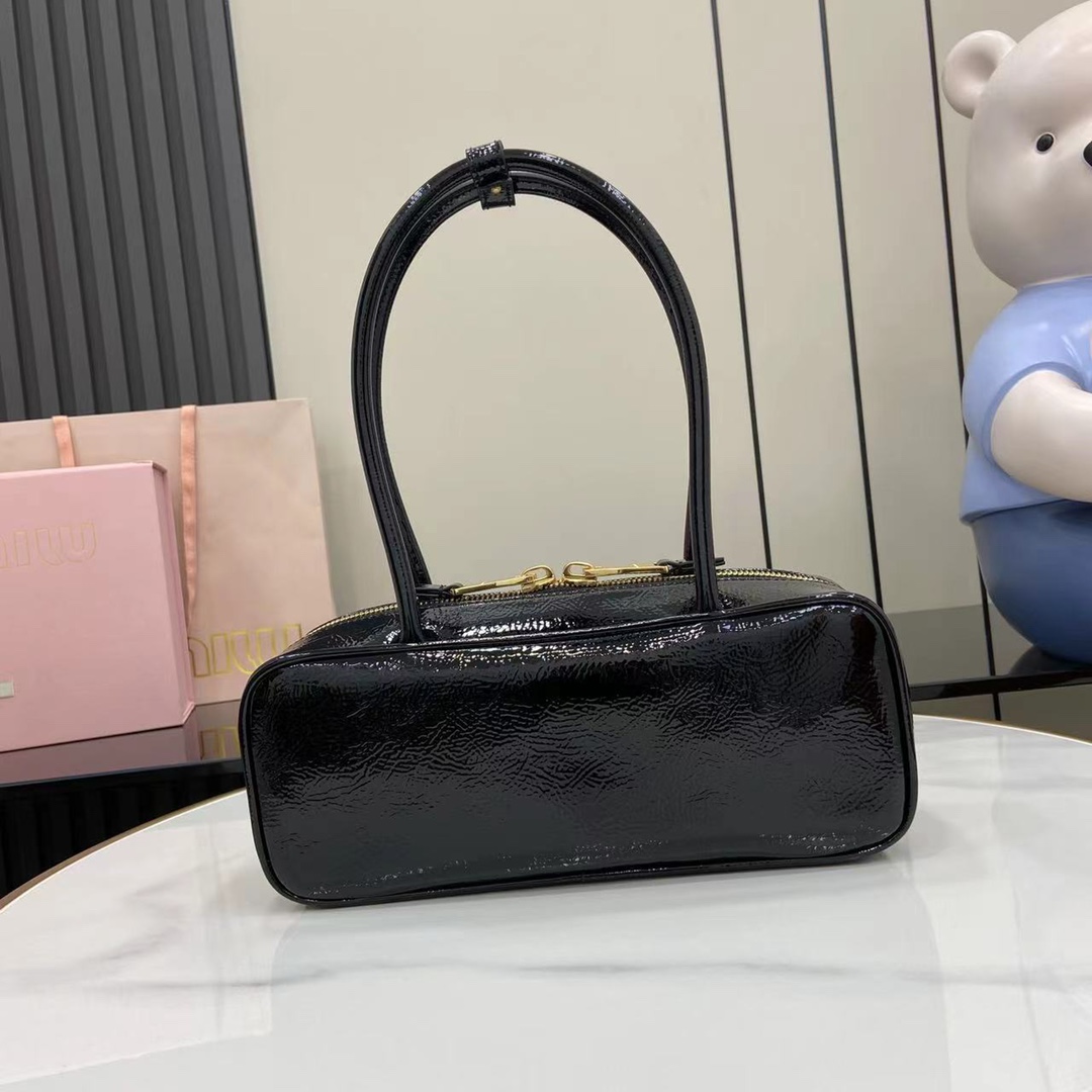Miu Miu Beau Handbag: Chic Black Leather Shoulder Bag, 28cm - Perfect Size! 4 i1744915064 2792 8