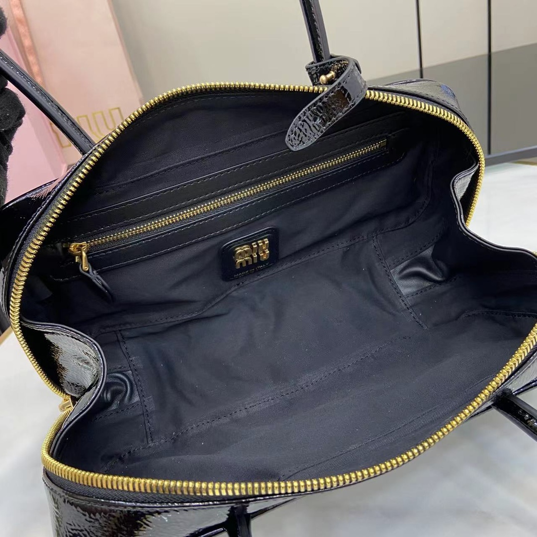 Miu Miu Beau Handbag: Chic Black Leather Shoulder Bag, 28cm - Perfect Size! 10 i1744915064 5029 5