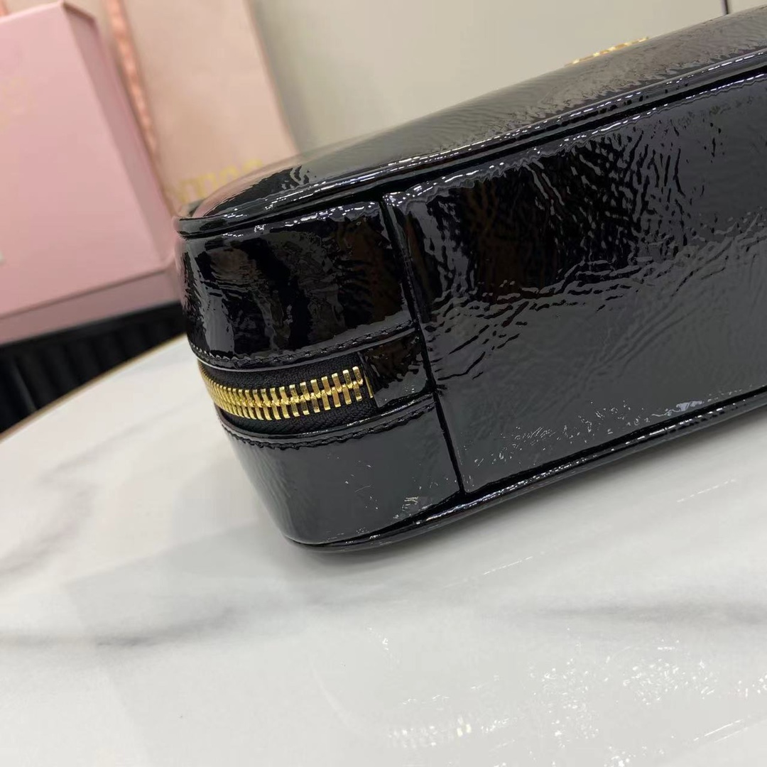 Miu Miu Beau Handbag: Chic Black Leather Shoulder Bag, 28cm - Perfect Size! 9 i1744915064 5047 0