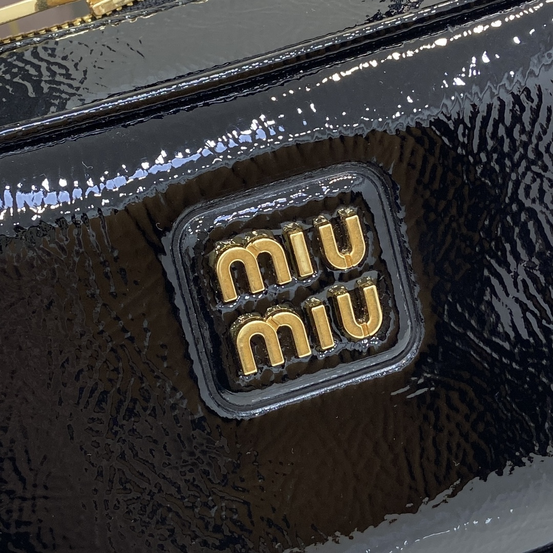 Miu Miu Beau Handbag: Chic Black Leather Shoulder Bag, 28cm - Perfect Size! 6 i1744915064 9349 7