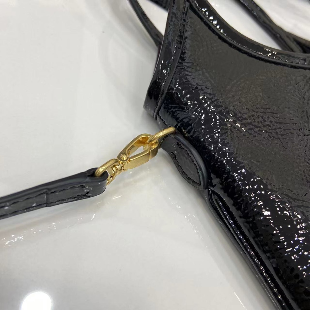 Miu Miu Mini Tote Bag: Compact, Stylish, and Versatile - Perfect for Everyday Use 7 i1744915680 5830 8