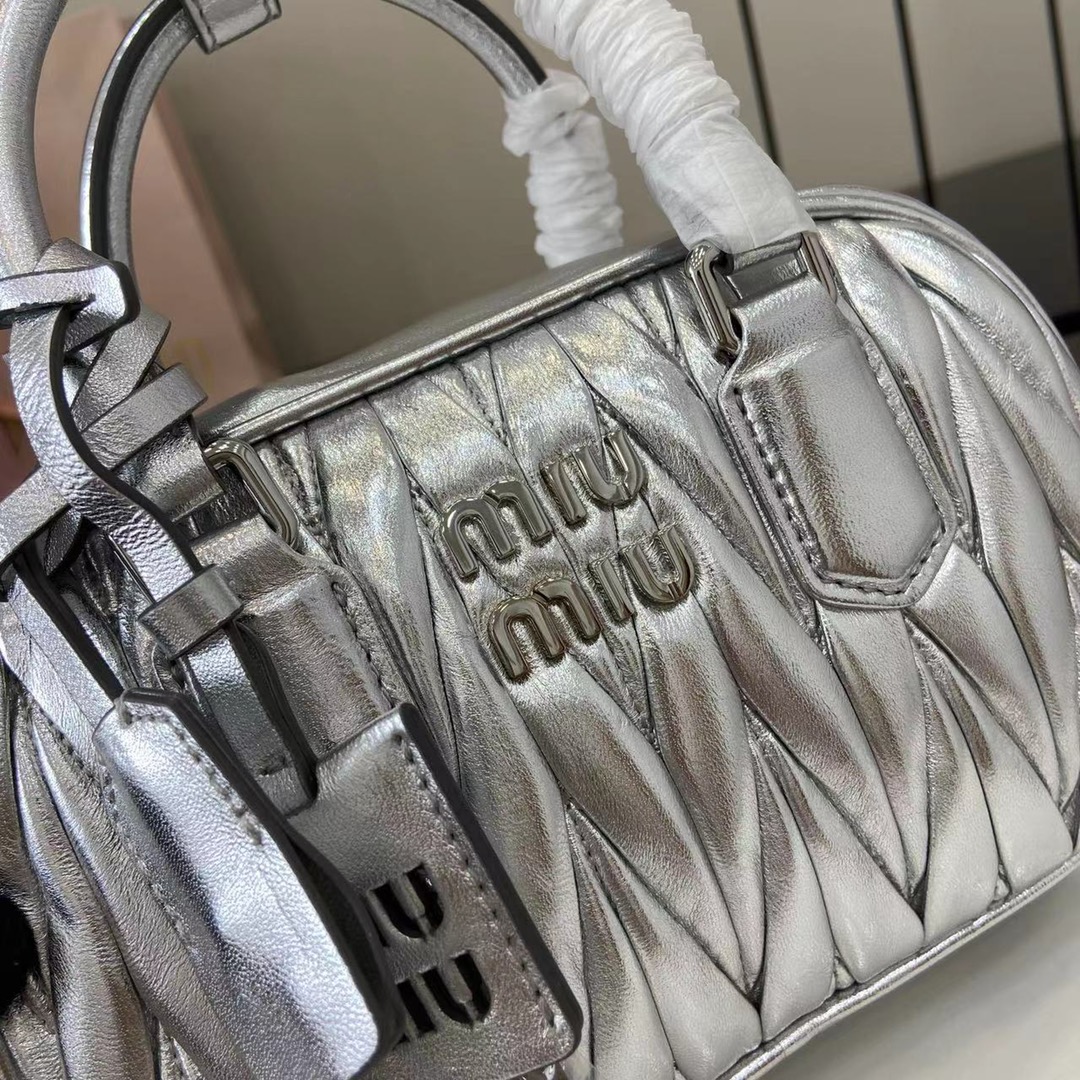 Arcadie Matelasse Silver Leather Bowling Baguette with Adjustable Strap 6 i1745136965 7735 6