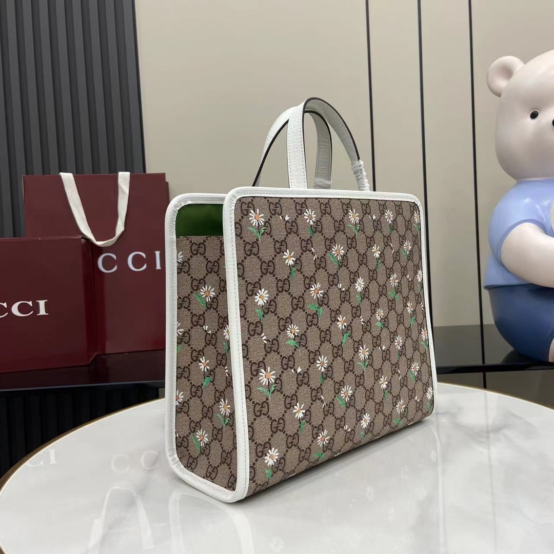Gucci Supreme Floral Print Tote Bag - Stylish & Durable, Perfect for Everyday Use 3 i1745159347 2374 2