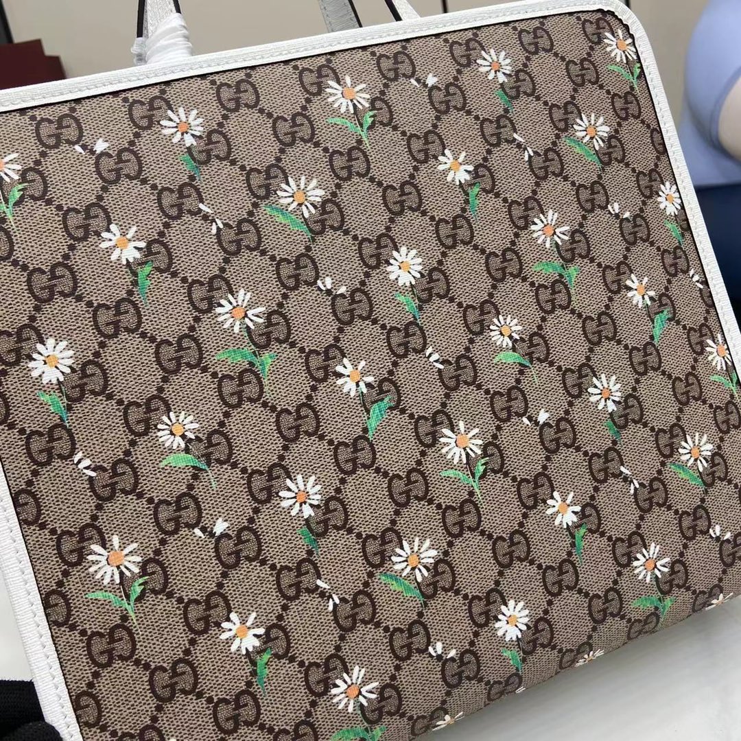 Gucci Supreme Floral Print Tote Bag - Stylish & Durable, Perfect for Everyday Use 6 i1745159347 2748 0