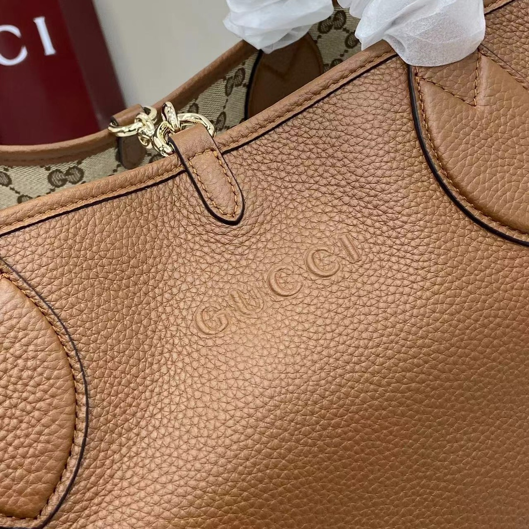 Gucci 新品一款包袋 两种风格 Totissima系列托特包演绎双面美学 一面粒面皮革