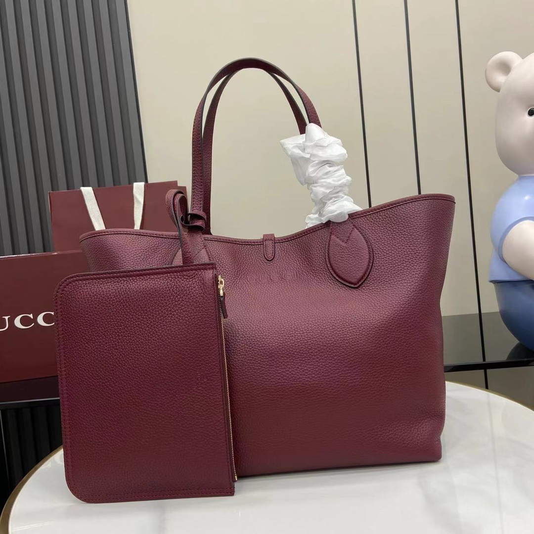 Gucci 新品一款包袋 两种风格 Totissima系列托特包演绎双面美学 一面粒面皮革