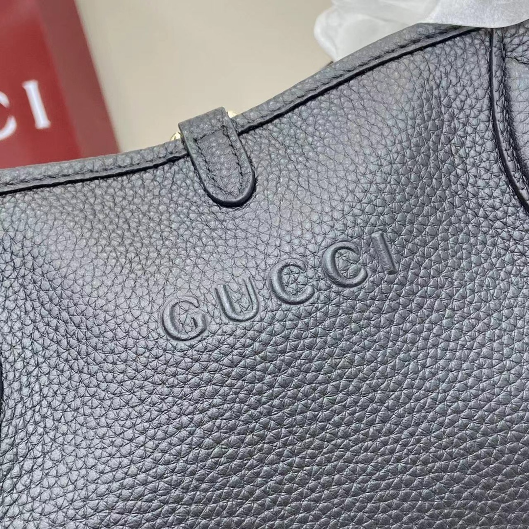 Gucci 新品一款包袋 两种风格 Totissima系列托特包演绎双面美学 一面粒面皮革