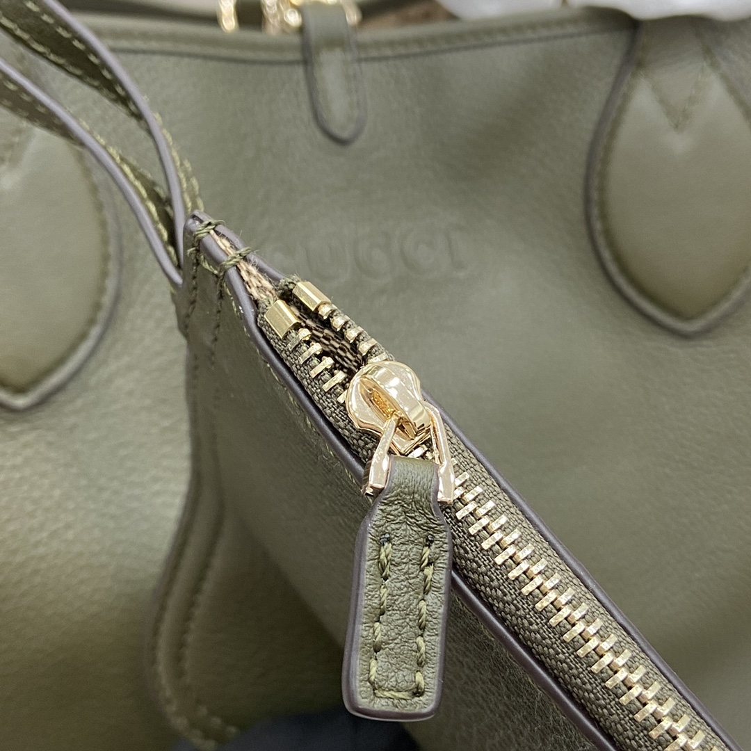 Gucci 新品一款包袋 两种风格 Totissima系列托特包演绎双面美学 一面粒面皮革