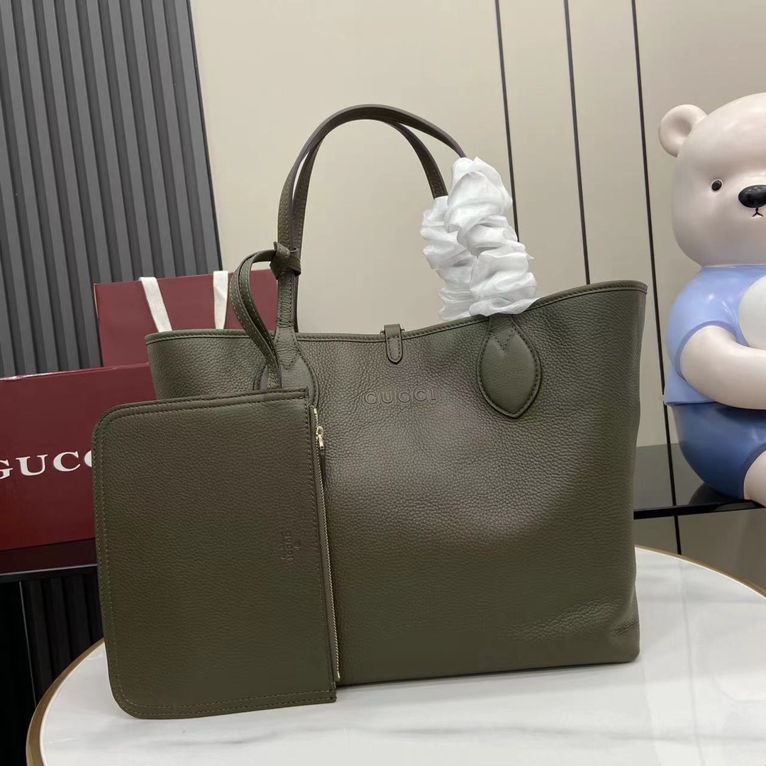 Gucci 新品一款包袋 两种风格 Totissima系列托特包演绎双面美学 一面粒面皮革