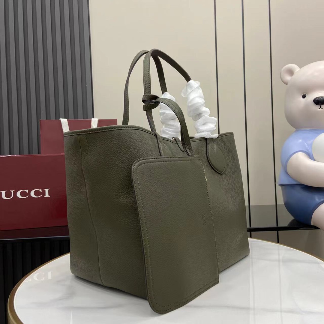 Gucci 新品一款包袋 两种风格 Totissima系列托特包演绎双面美学 一面粒面皮革