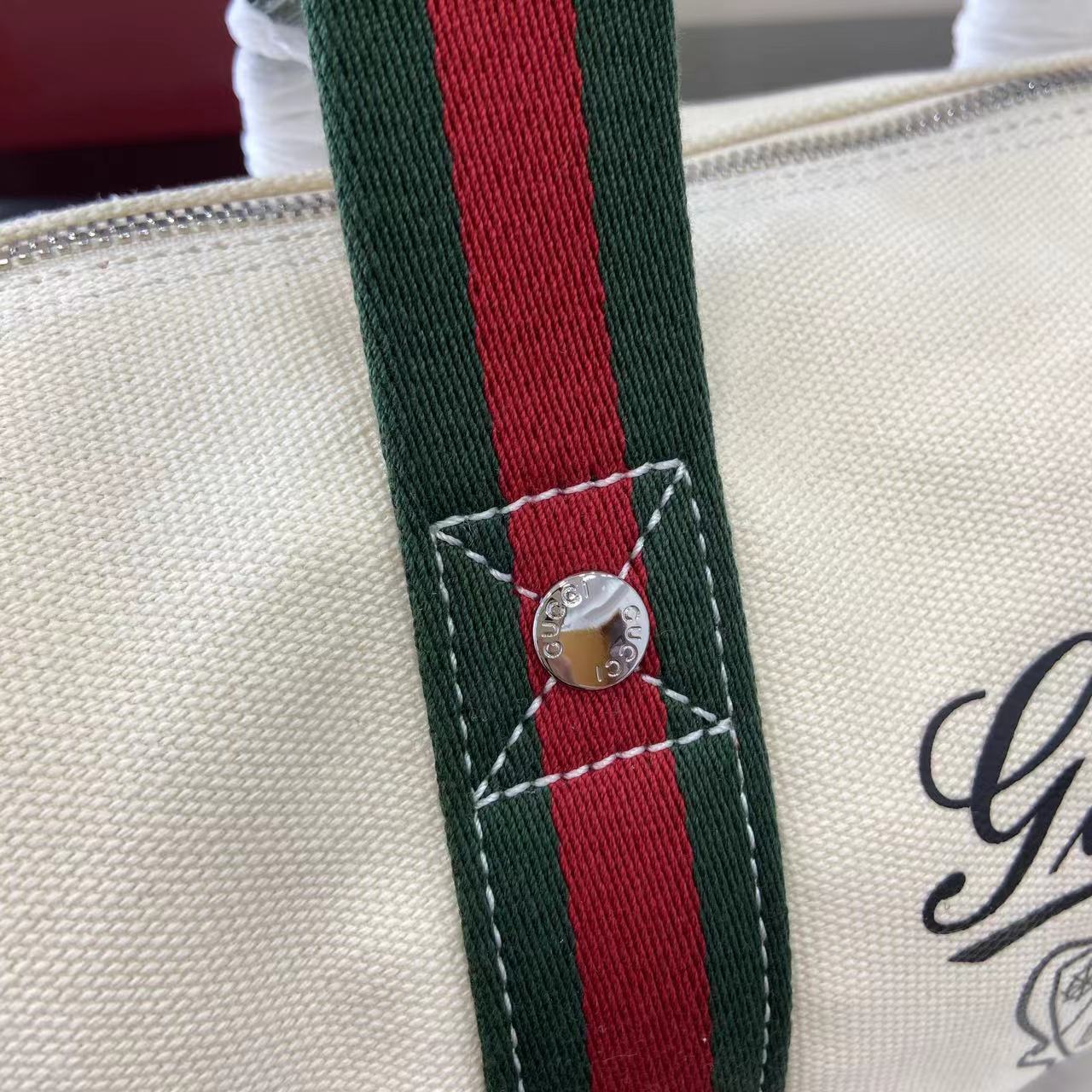 Gucci 新品以自由、活力与社群为主题 2025春夏系列焕新呈献多款旅行单品和男士包袋