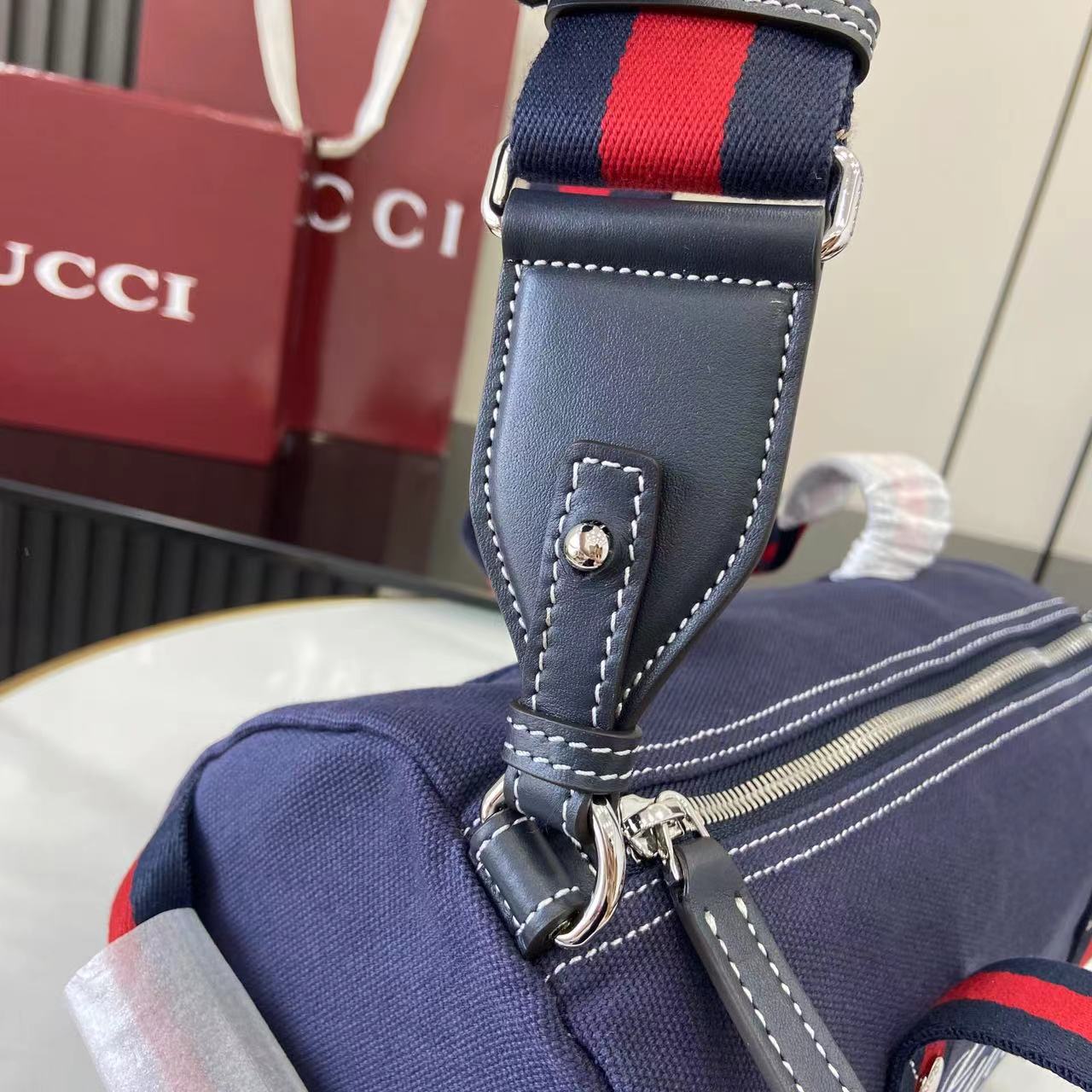 Supreme 新品以自由、活力与社群为主题 2025春夏系列焕新呈献多款旅行单品和男士包袋