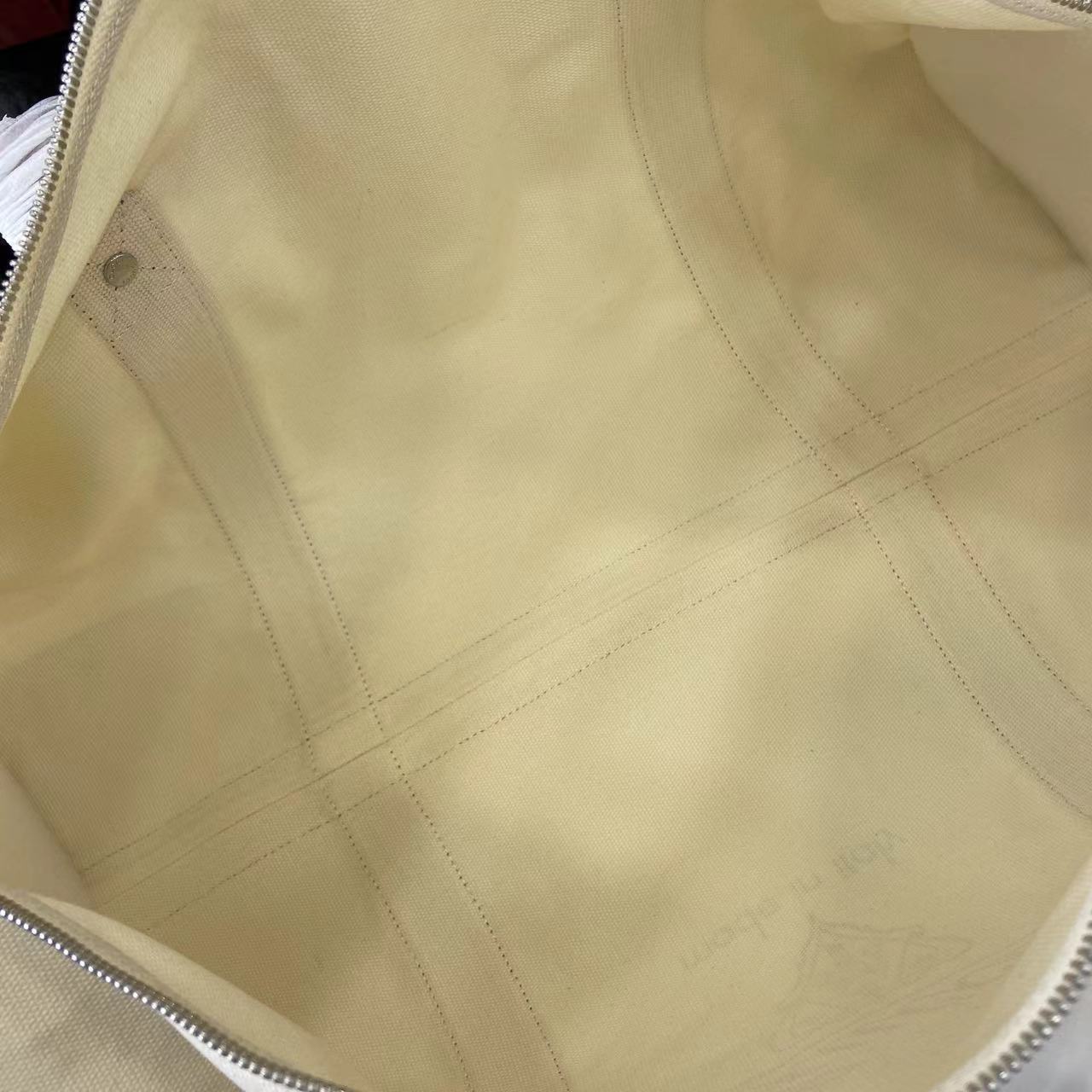 Gucci 新品以自由、活力与社群为主题 2025春夏系列焕新呈献多款旅行单品和男士包袋