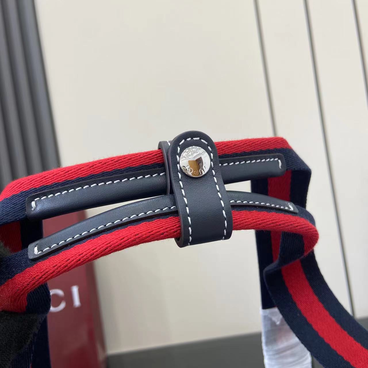 Gucci 新品以自由、活力与社群为主题 2025春夏系列焕新呈献多款旅行单品和男士包袋