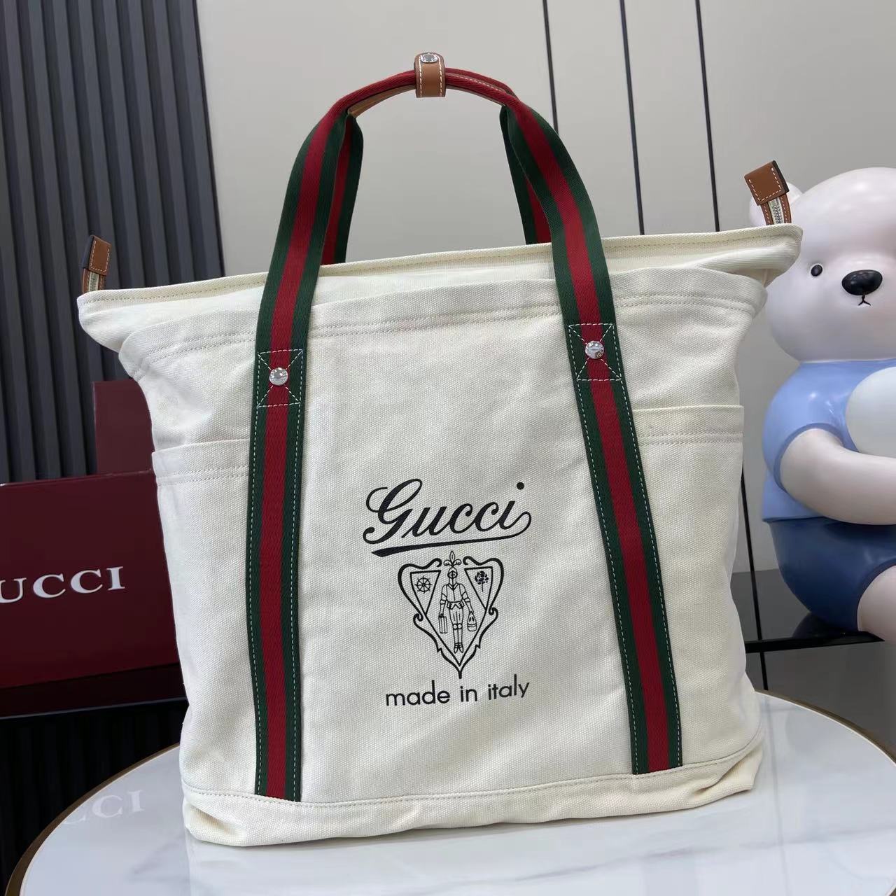 Сумка Gucci из канвы с принтом