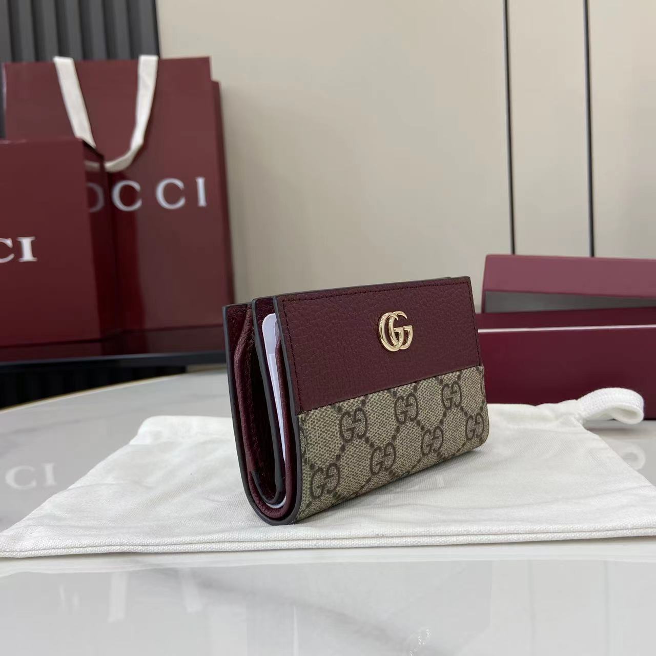 Портмоне Gucci с логотипом GG