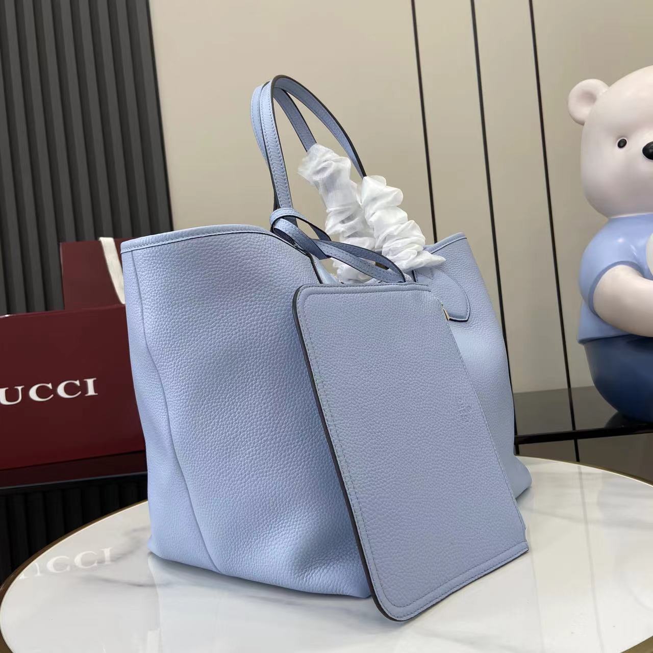 Supreme Totissima系列托特包演绎双面美学 一面粒面皮革 一面GG帆布 随心变换多元造型