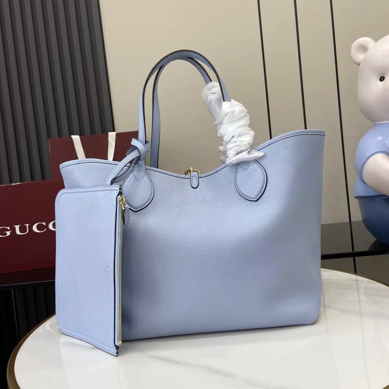 Supreme Totissima系列托特包演绎双面美学 一面粒面皮革 一面GG帆布 随心变换多元造型