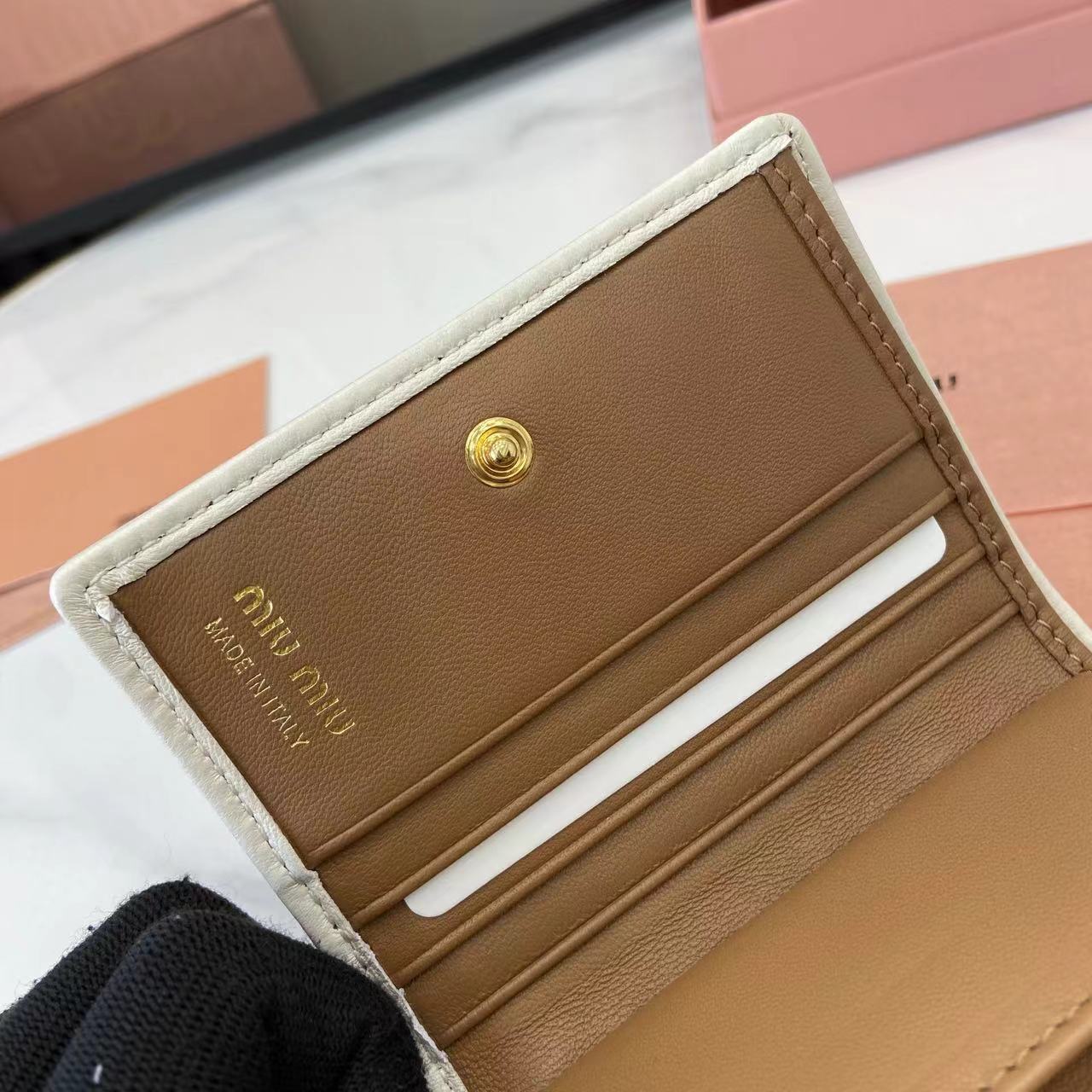 Pocket Wallet Lambskin Leather Small Wallet Card Holder 5MV205294 9 i1749277283585 237 0 7