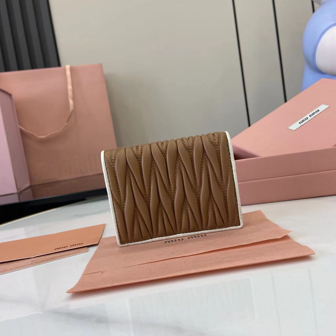 Pocket Wallet Lambskin Leather Small Wallet Card Holder 5MV205294 4 i1749277285369 570 0 2