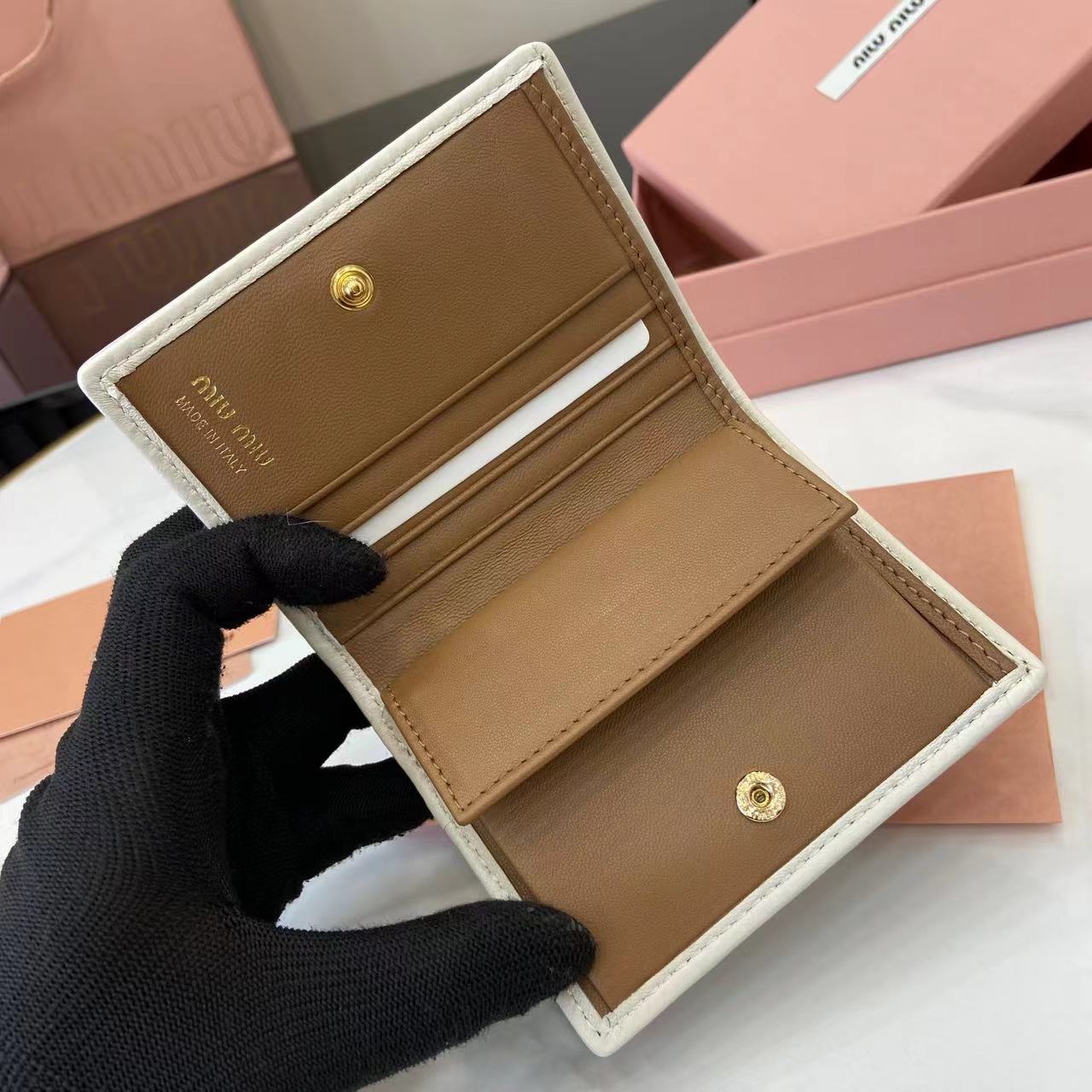 Pocket Wallet Lambskin Leather Small Wallet Card Holder 5MV205294 8 i1749277285379 4701 0 6