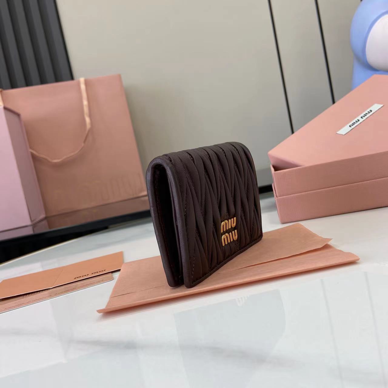 Pocket Wallet Small Leather Bifold Clutch with Snap Closure-Compact & Stylish 3 i1749277304061 9505 0 1