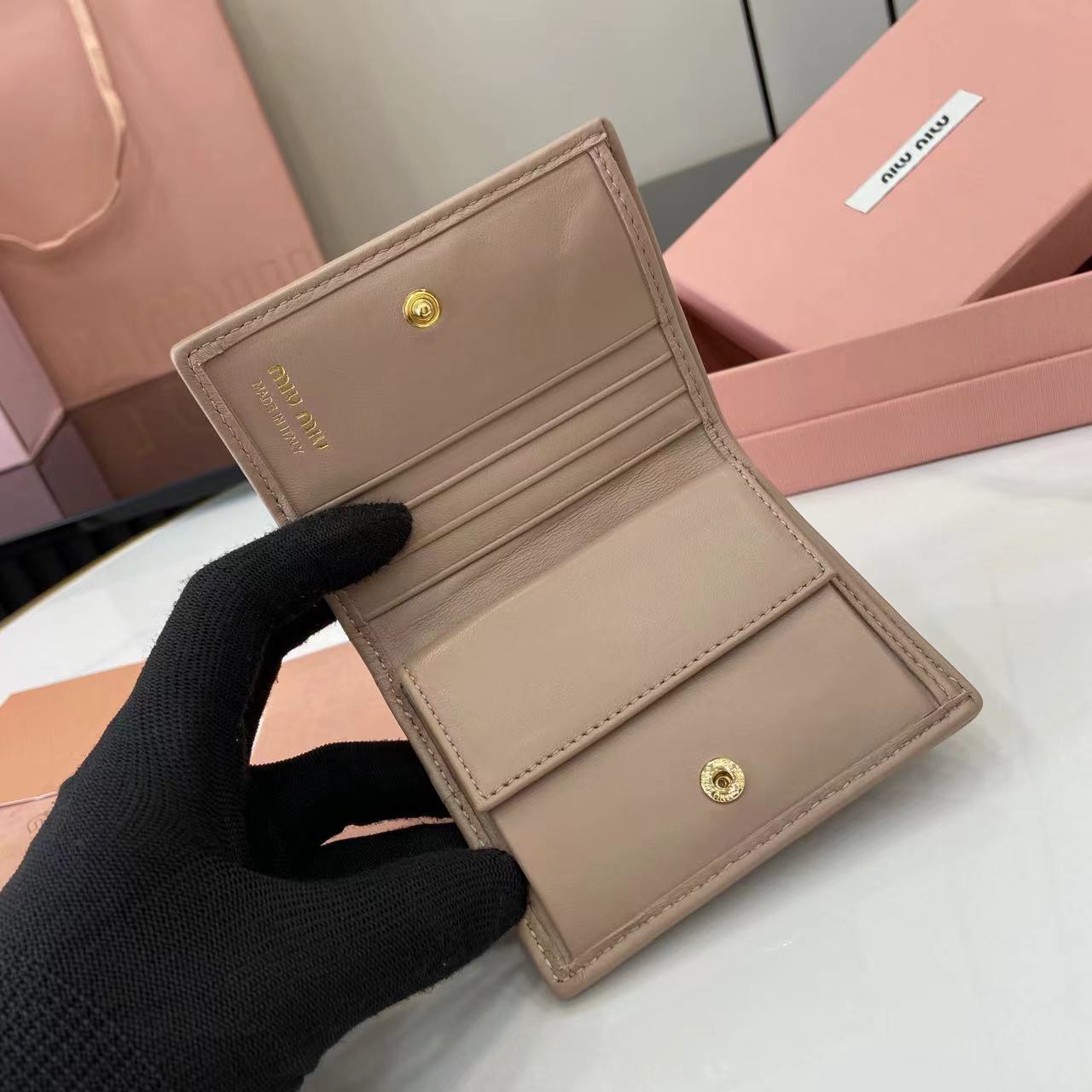 Pocket Wallet Lambskin Leather Small Wallet - Compact & Stylish 8 i1749277424210 5153 0 6