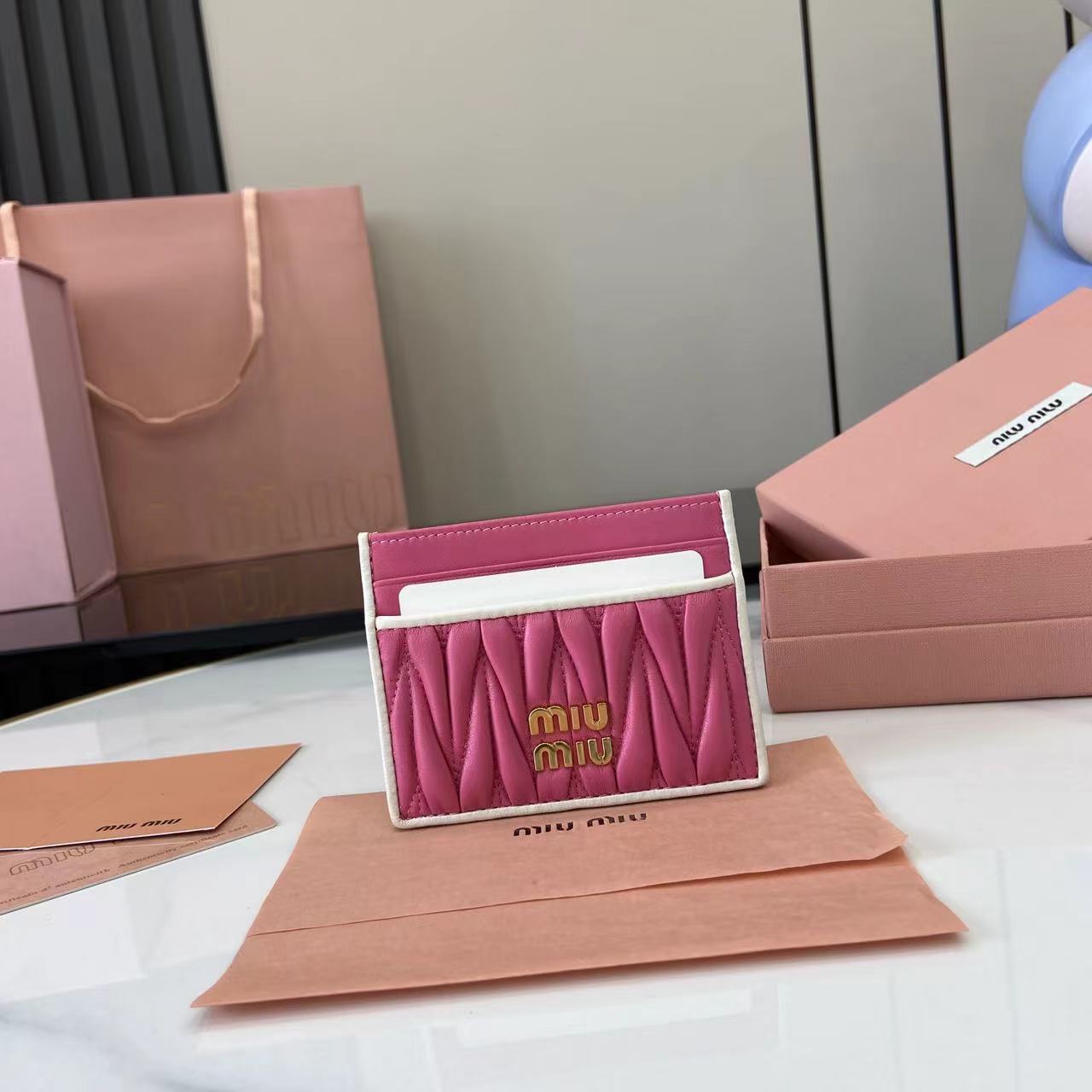 Miu Miu Lambskin Leather Card Holder - Chic & Compact Design 2 i1749277580181 783 0 0
