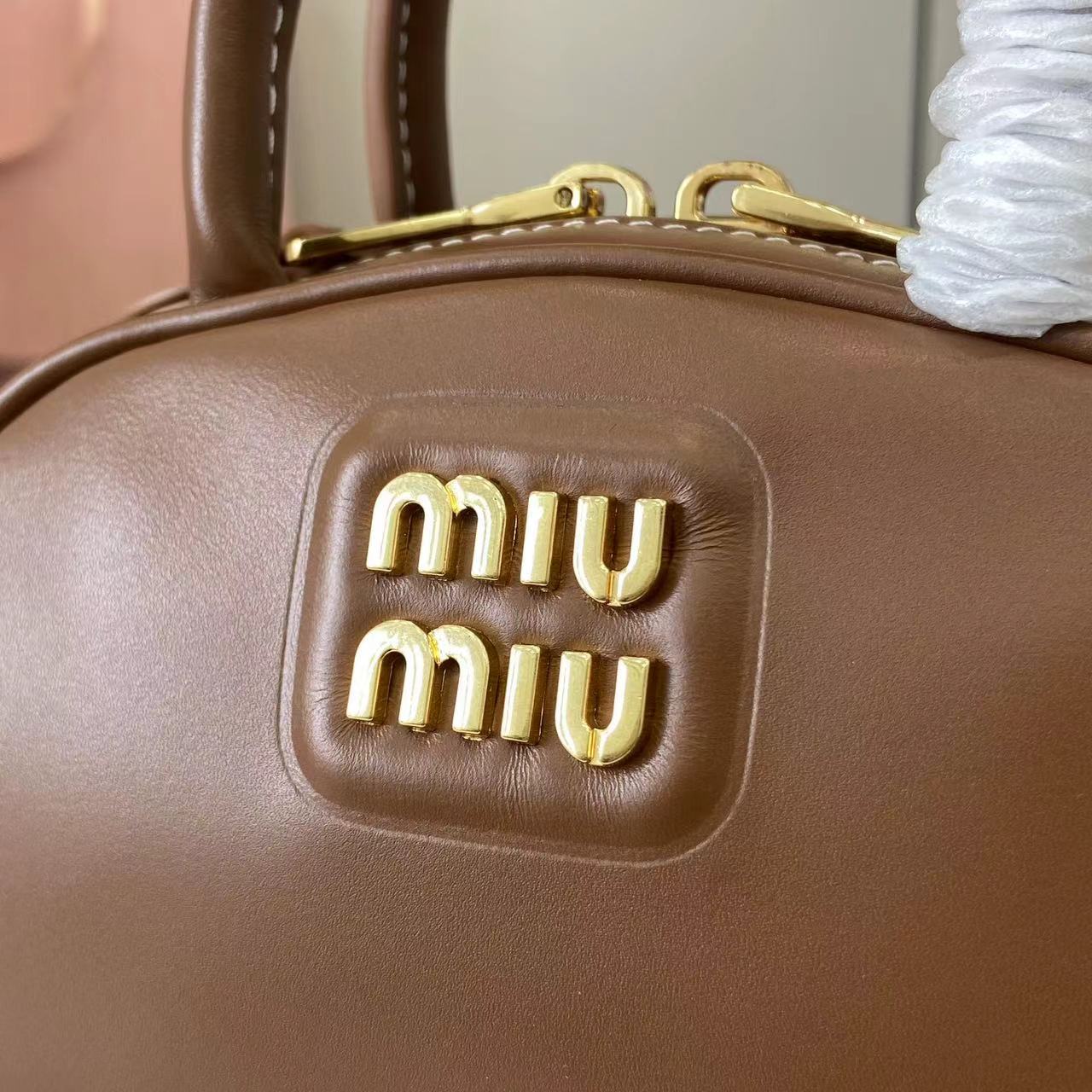 Miu Miu Small Leather Handbag, Fashionable Caramel Color, 18X11.5X8Cm 6 i1749623759722 1843 0 4