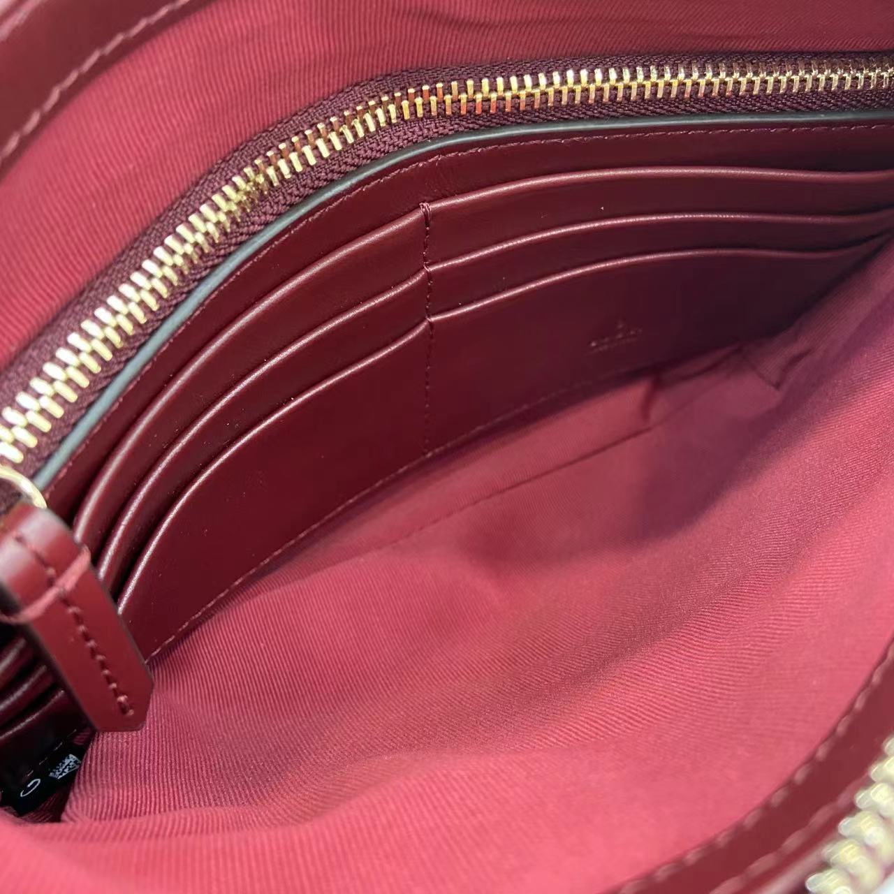 Gucci Marmont Red Leather Chain Wallet - Compact & Stylish 10 i1750672798652 5232 0 8