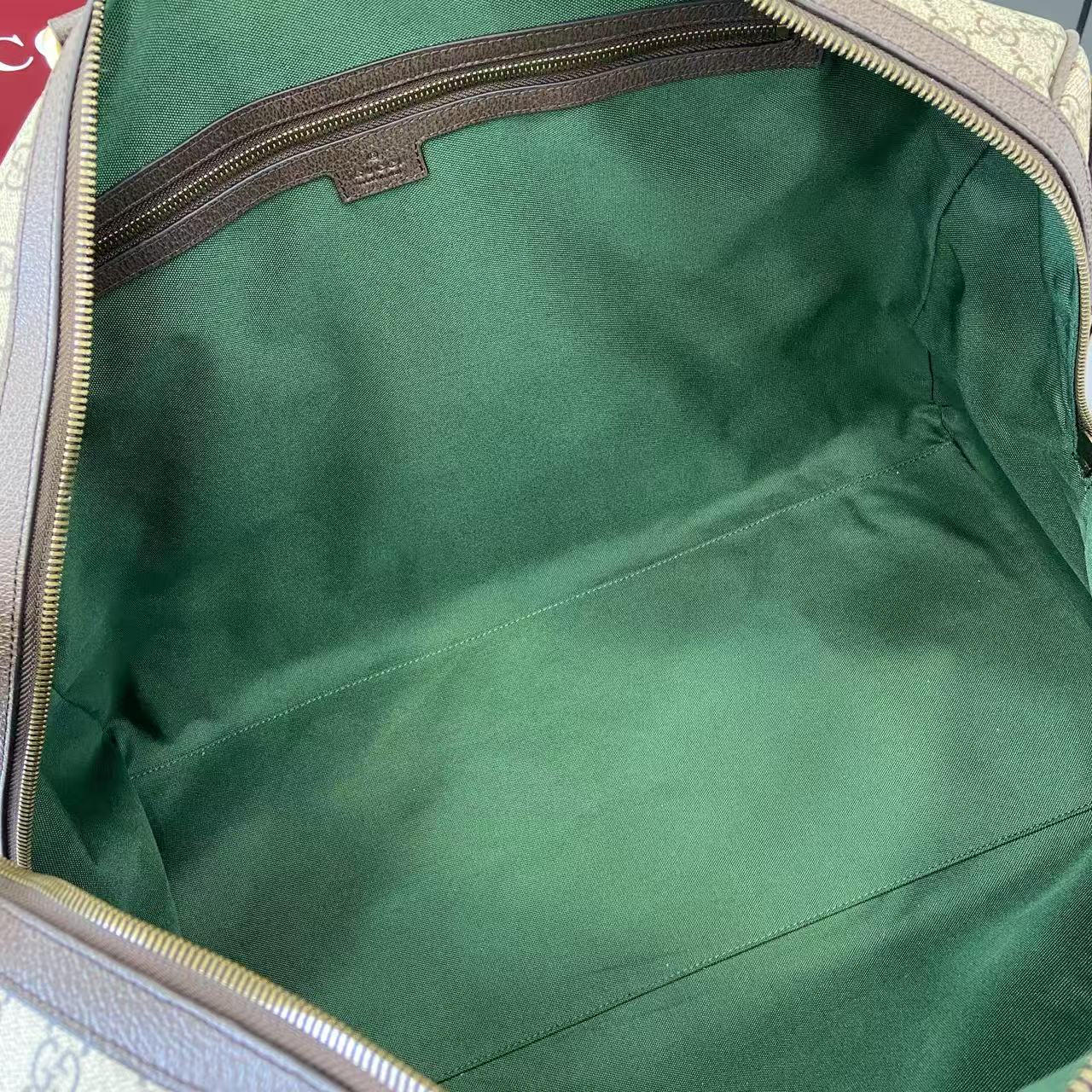 p790。《配全套原厂礼品袋包装》【新品】Gucci Savoy系列匠心融蕴米色和深棕色两大配色,搭配经典廓形,甄选触感柔软的织物打造。这款旅行包以GG字母交织图案涂层织物打造,匠心缀饰双G标识和织带细节。
米色和深棕色GG字母交织图案涂层织物
深棕色皮革滚边
金色调配件
绿色亚麻棉混纺衬里
双G
织带细节
容量:28升
内部:一个拉链袋
外部:一个可拆卸行李员身份标牌、一个锁、一个钥匙扣
提手高度:12厘米
可拆卸可调节皮革肩带(长度可在119厘米至134厘米之间调节)
拉链开合
型号:834460。
尺寸:44厘米(宽)x 29厘米(高)x 25厘米(深)
重量:约2.3千克
颜色:啡棕/pvc。
意大利创作