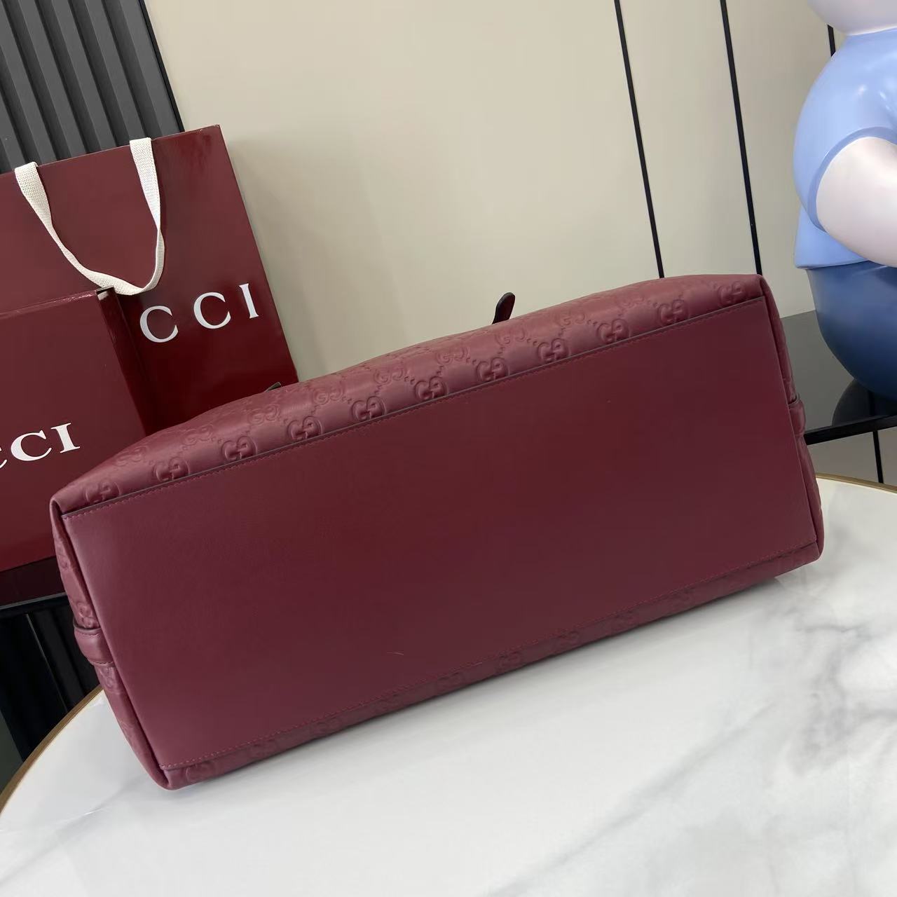 Gucci Red Embossed Leather Tote Bag, 37cm - Luxurious and Stylish 5 i1754639952224 5382 0 3