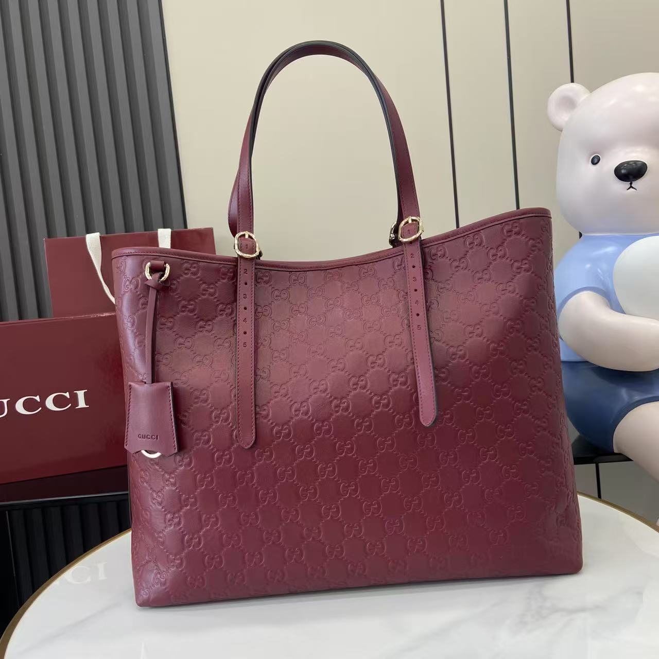 Gucci Red Embossed Leather Tote Bag, 37cm - Luxurious and Stylish 2 i1754639952224 5661 0 0