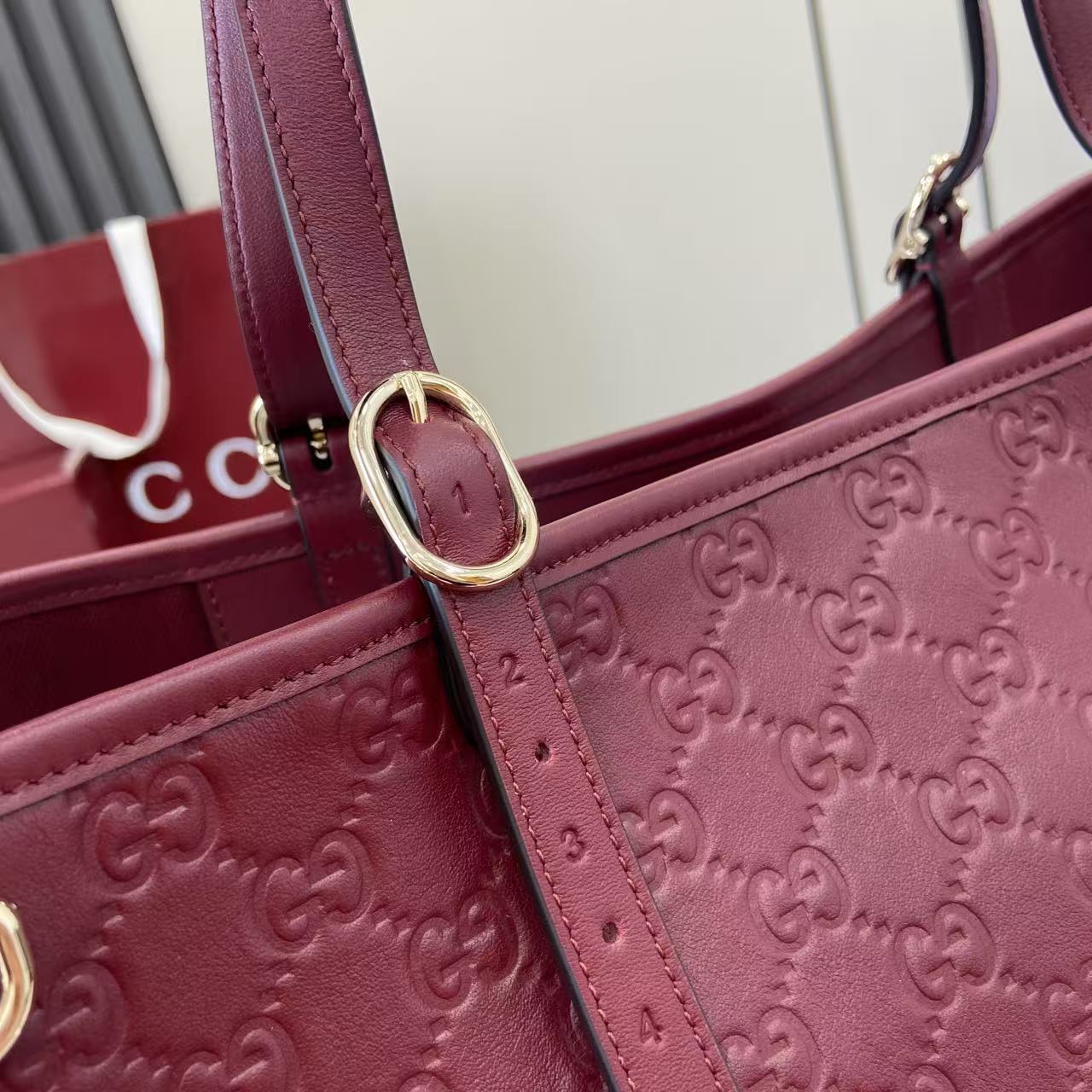 Gucci Red Embossed Leather Tote Bag, 37cm - Luxurious and Stylish 6 i1754639956031 692 0 4