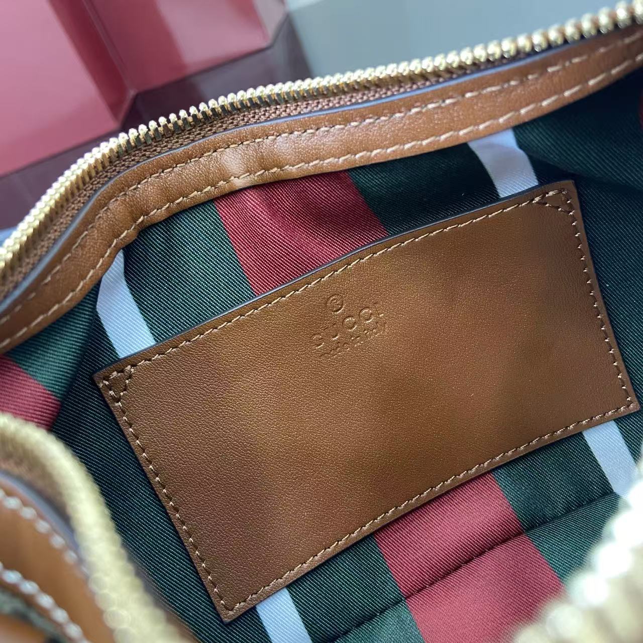 Gucci Emblem Shoulder Bag with Chain Strap, Beige & Brown 10 i1755851232687 8870 0 8